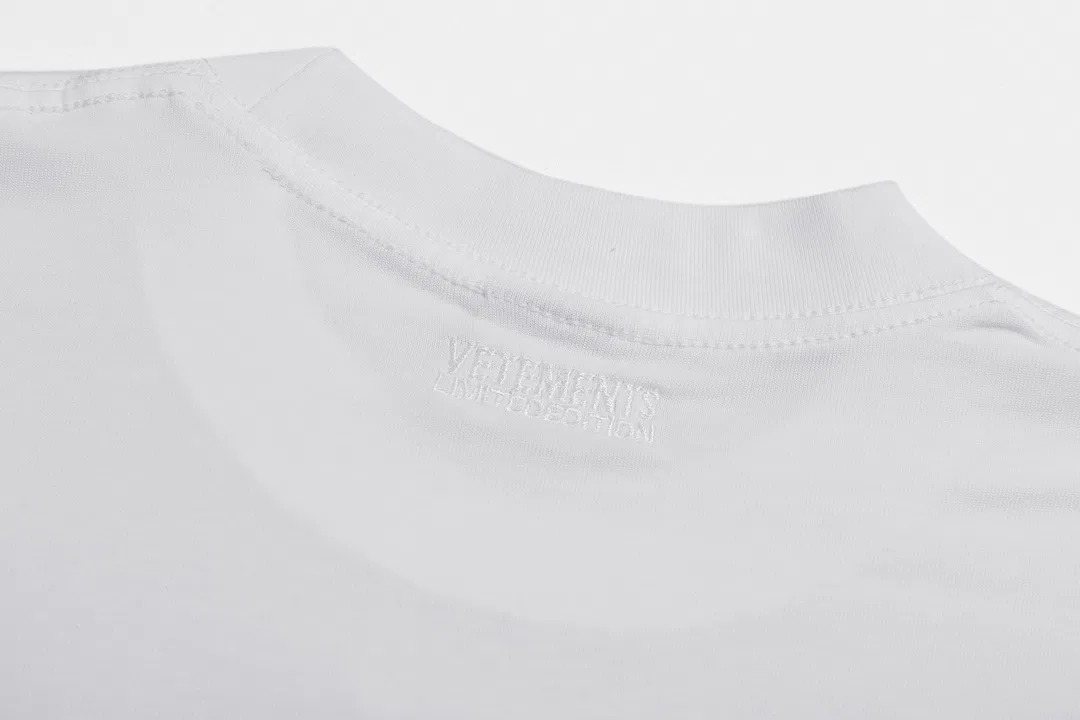 VETEMENTS 27FW ZDJWGZS 025 반팔티셔츠 4