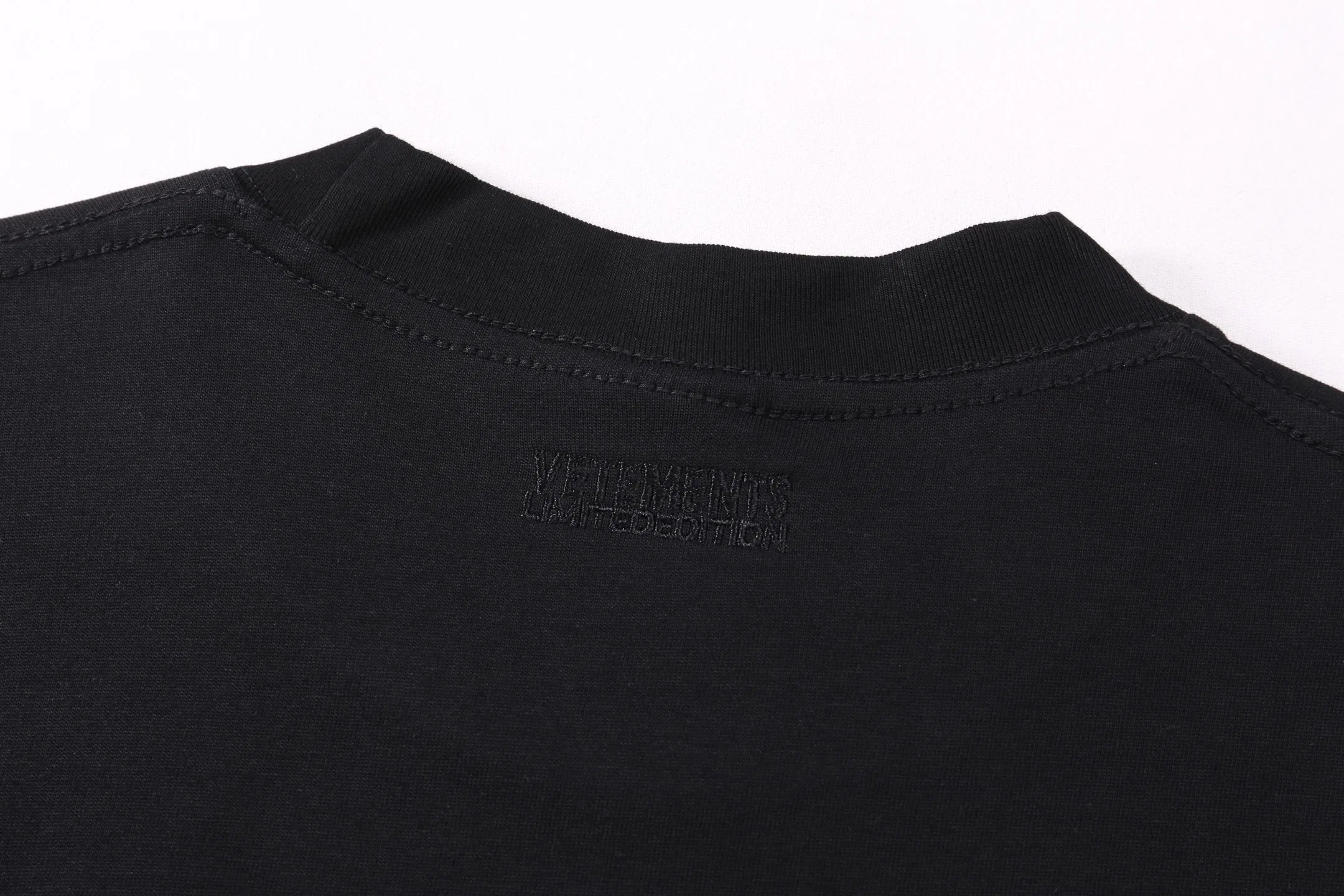 VETEMENTS 27FW ZDJWGZS 037 반팔티셔츠 5
