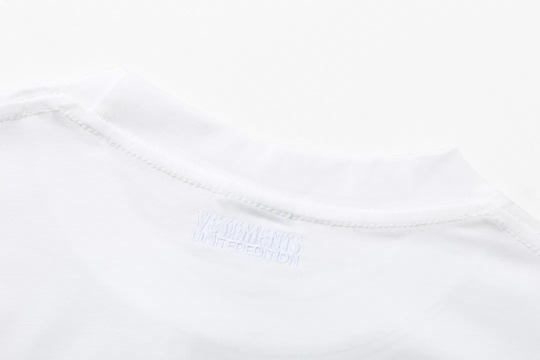 VETEMENTS 27FW ZDJWGZS 042 반팔티셔츠 4
