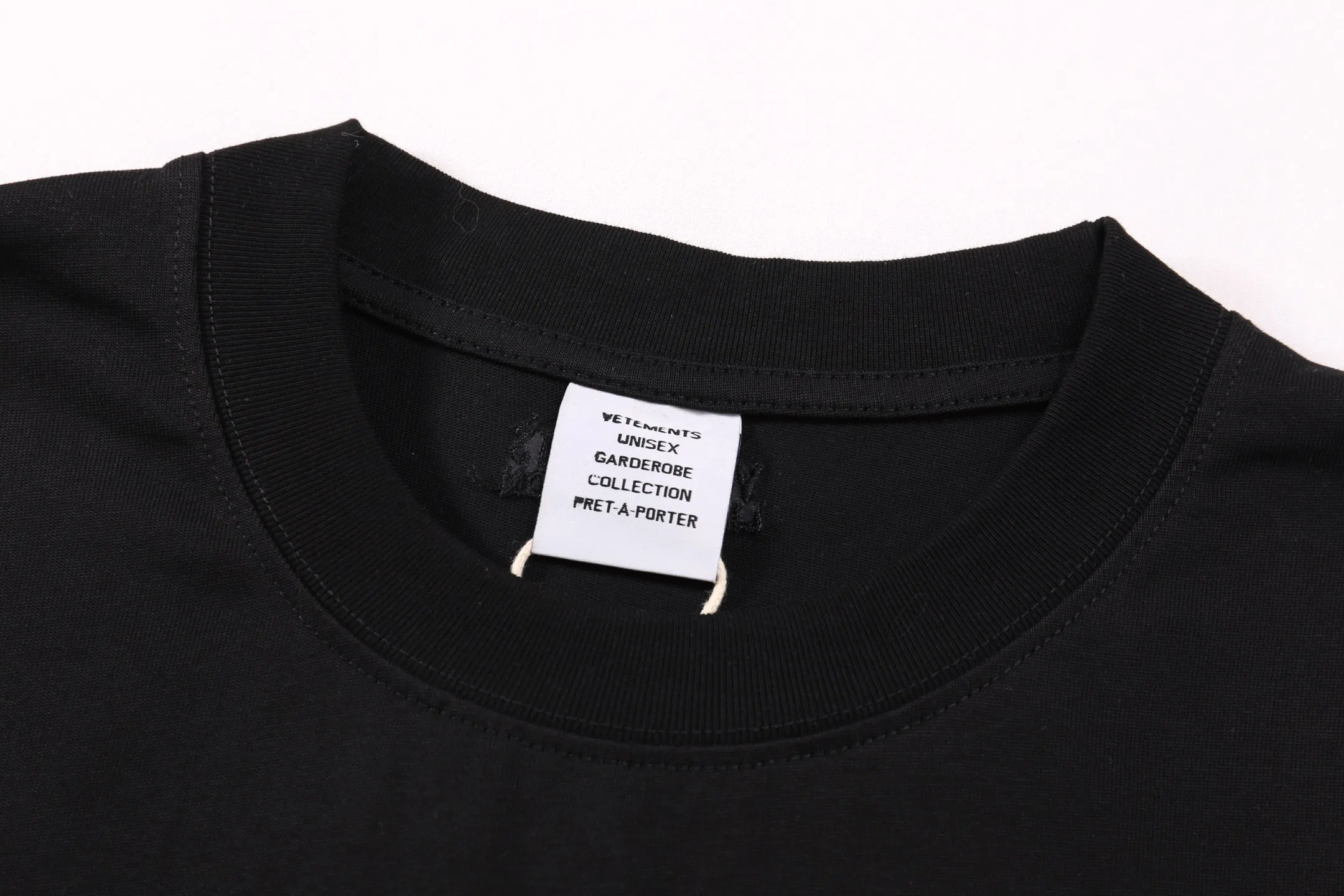 VETEMENTS 27FW ZDJWGZS 070 반팔티셔츠 4