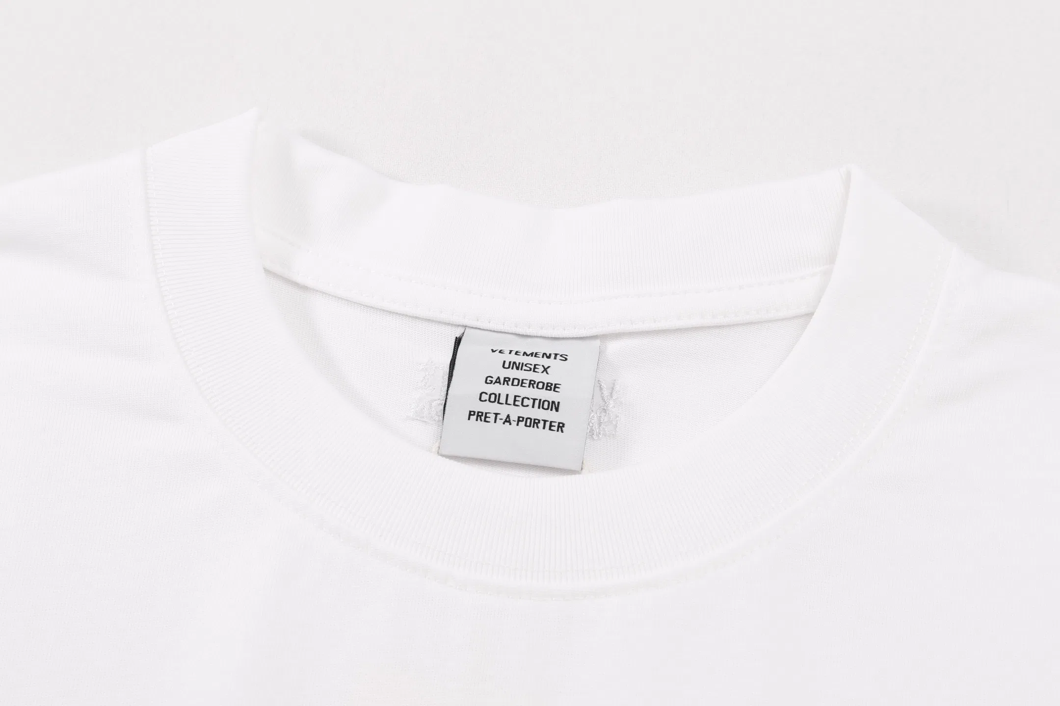 VETEMENTS 27FW ZDJWGZS 073 반팔티셔츠 4