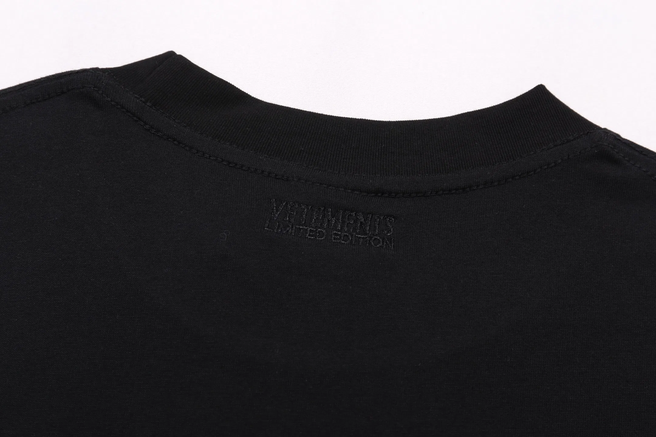 VETEMENTS 27FW ZDJWGZS 075 반팔티셔츠 5