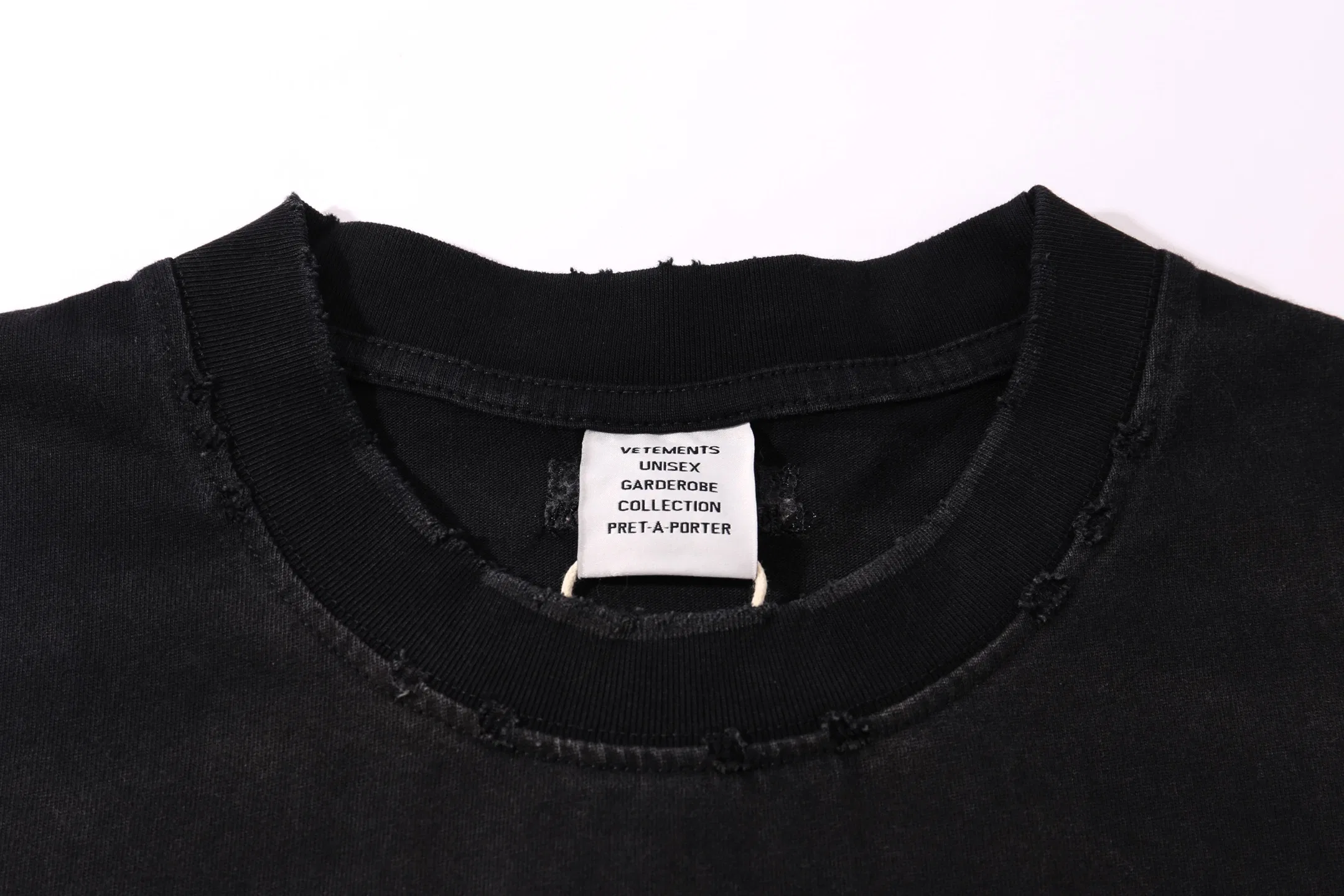 VETEMENTS 27FW ZDJWGZS 076 반팔티셔츠 3