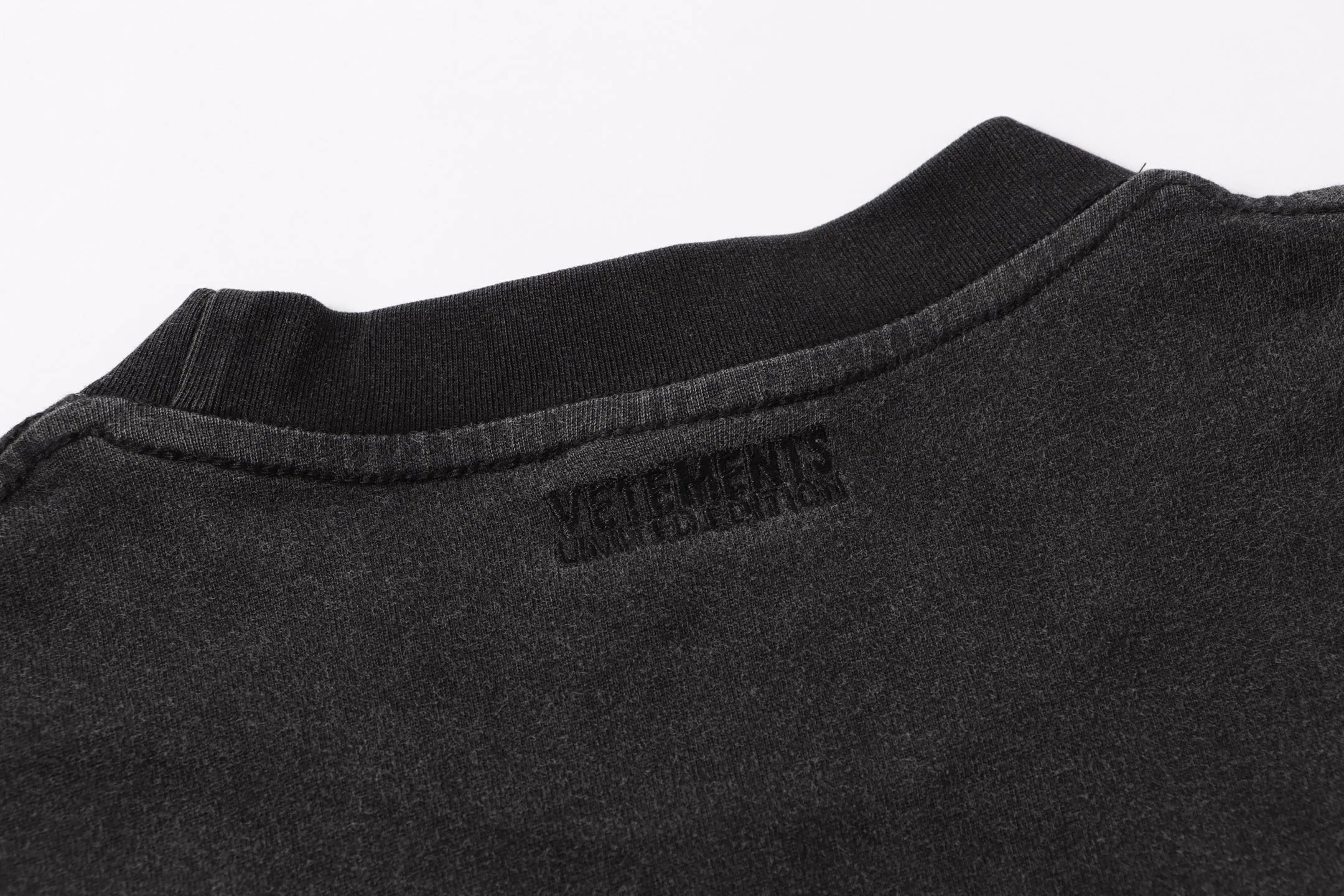 VETEMENTS 27FW ZDJWGZS 091 반팔티셔츠 4