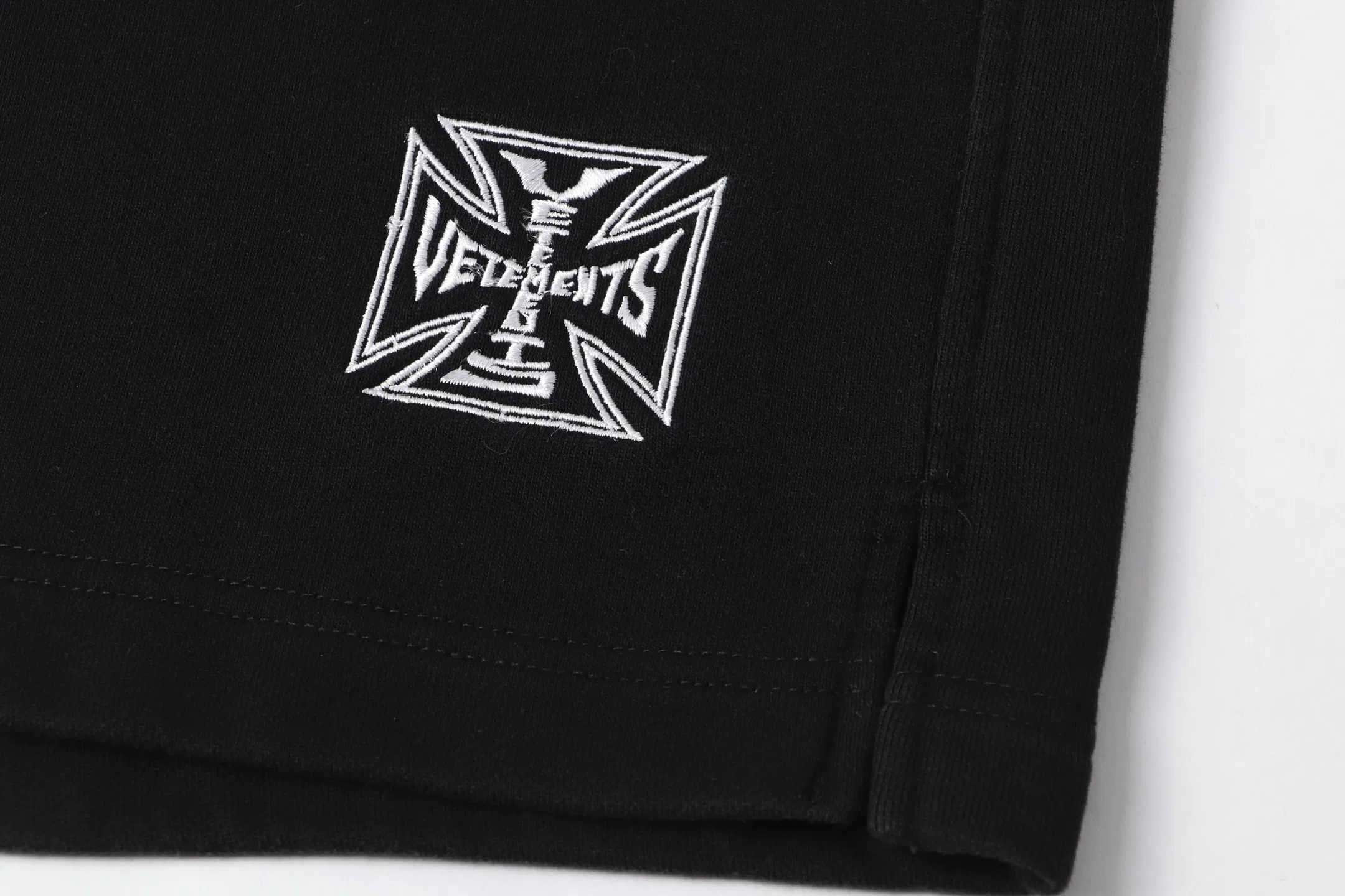 VETEMENTS 27FW ZDJWGZS 102 숏츠 6