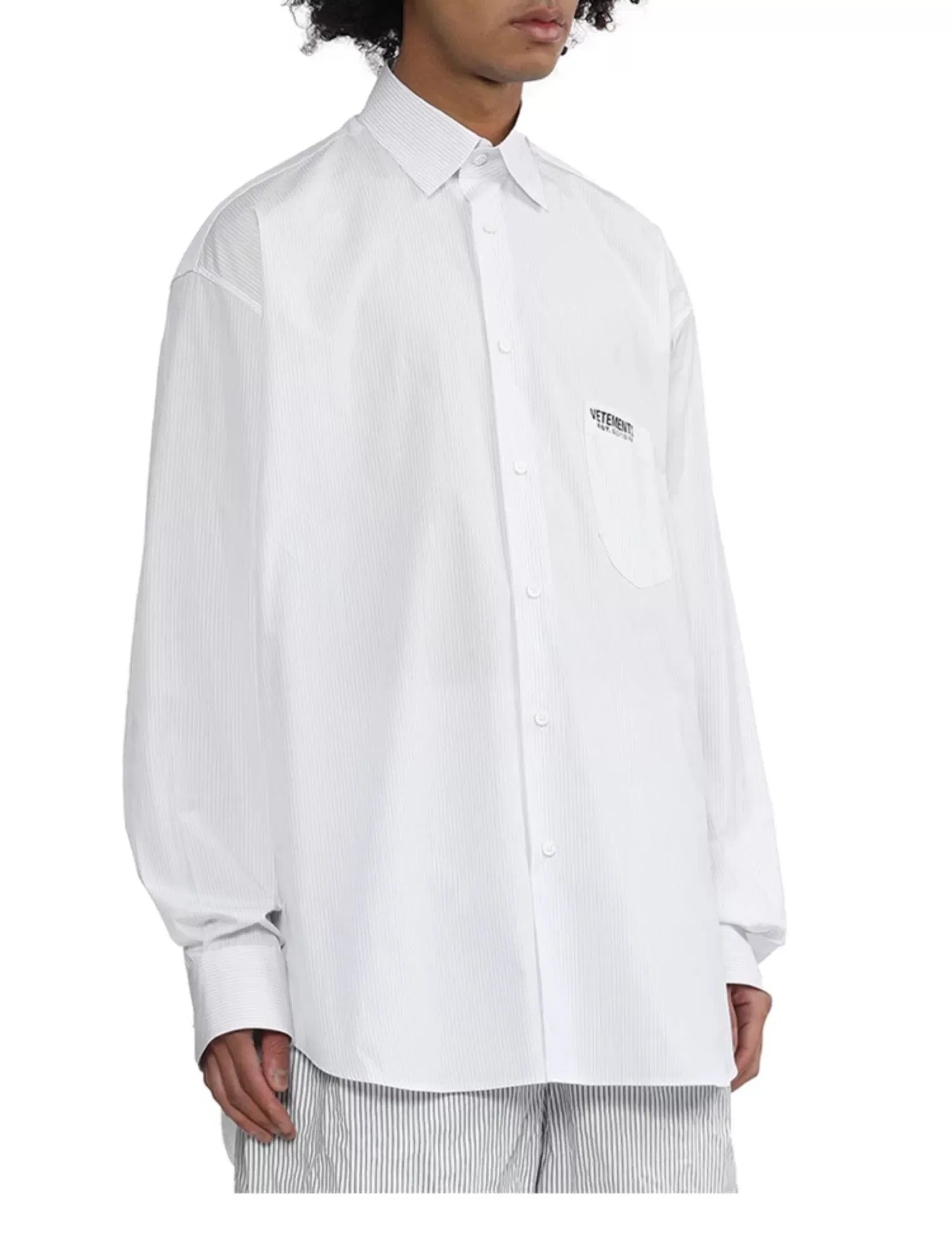 VETEMENTS 27FW ZDJWGZS 122 셔츠