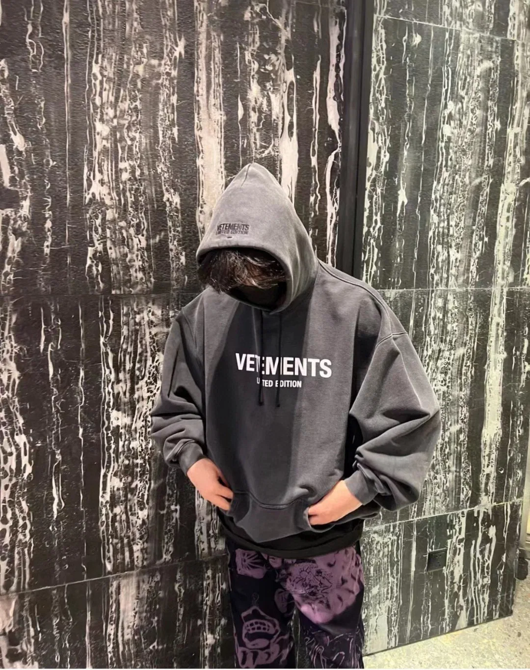 VETEMENTS 27FW ZDJWGZS 135 후드