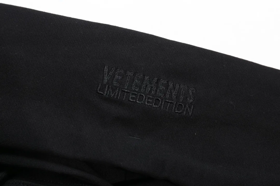 VETEMENTS 27FW ZDJWGZS 143 후드 5