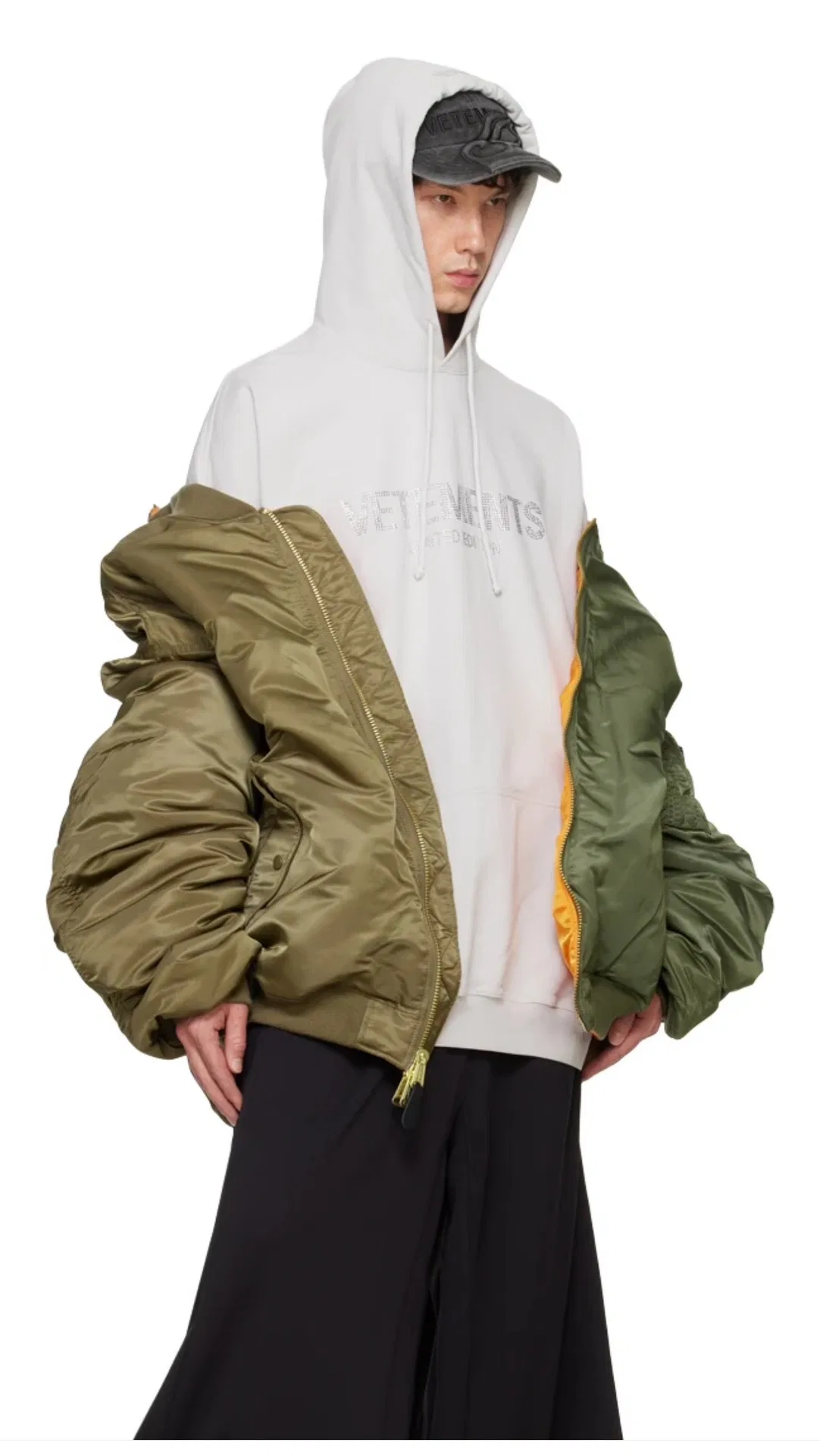 VETEMENTS 27FW ZDJWGZS 147 후드