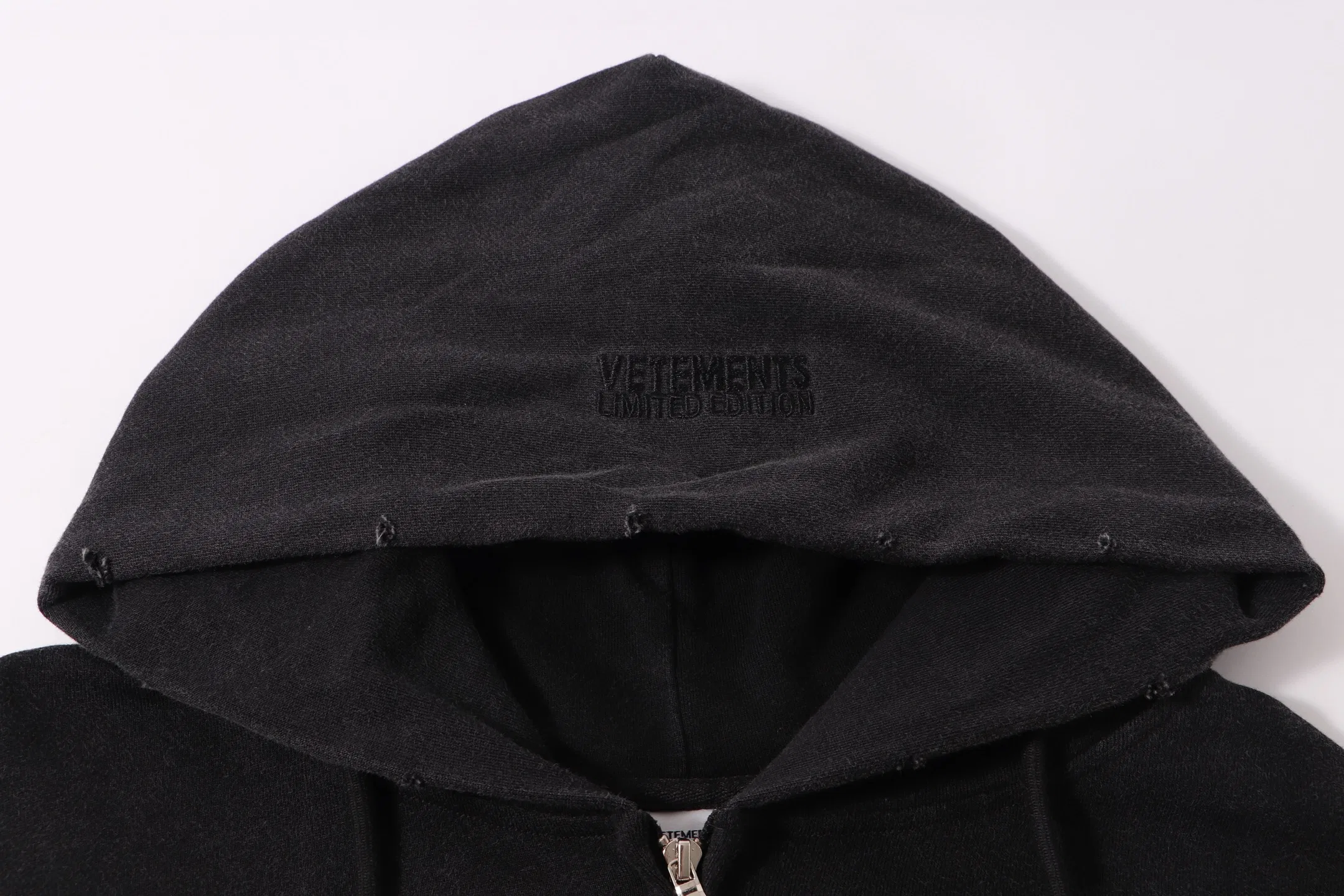 VETEMENTS 27FW ZDJWGZS 153 집업후드 3
