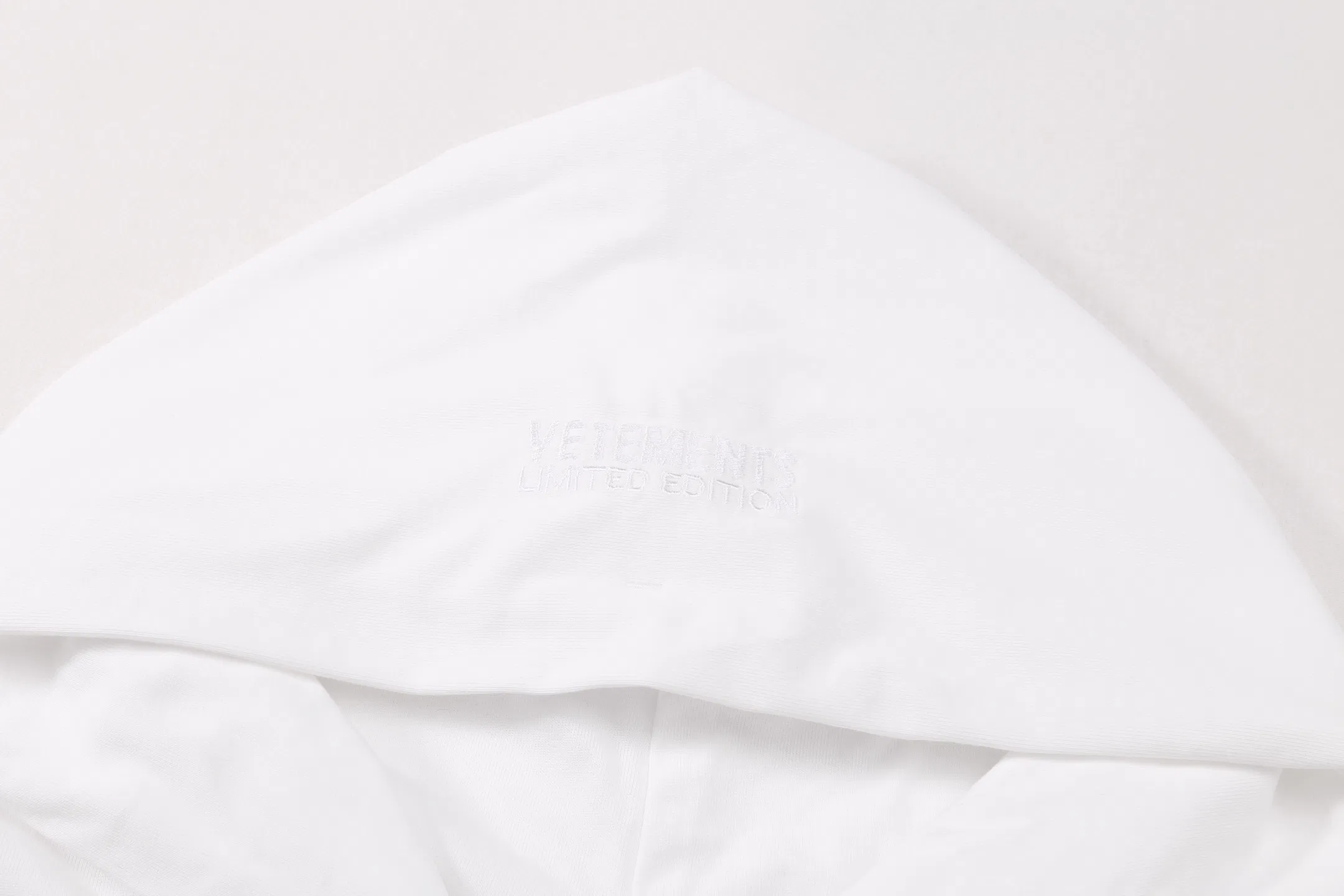 VETEMENTS 27FW ZDJWGZS 162 후드 3