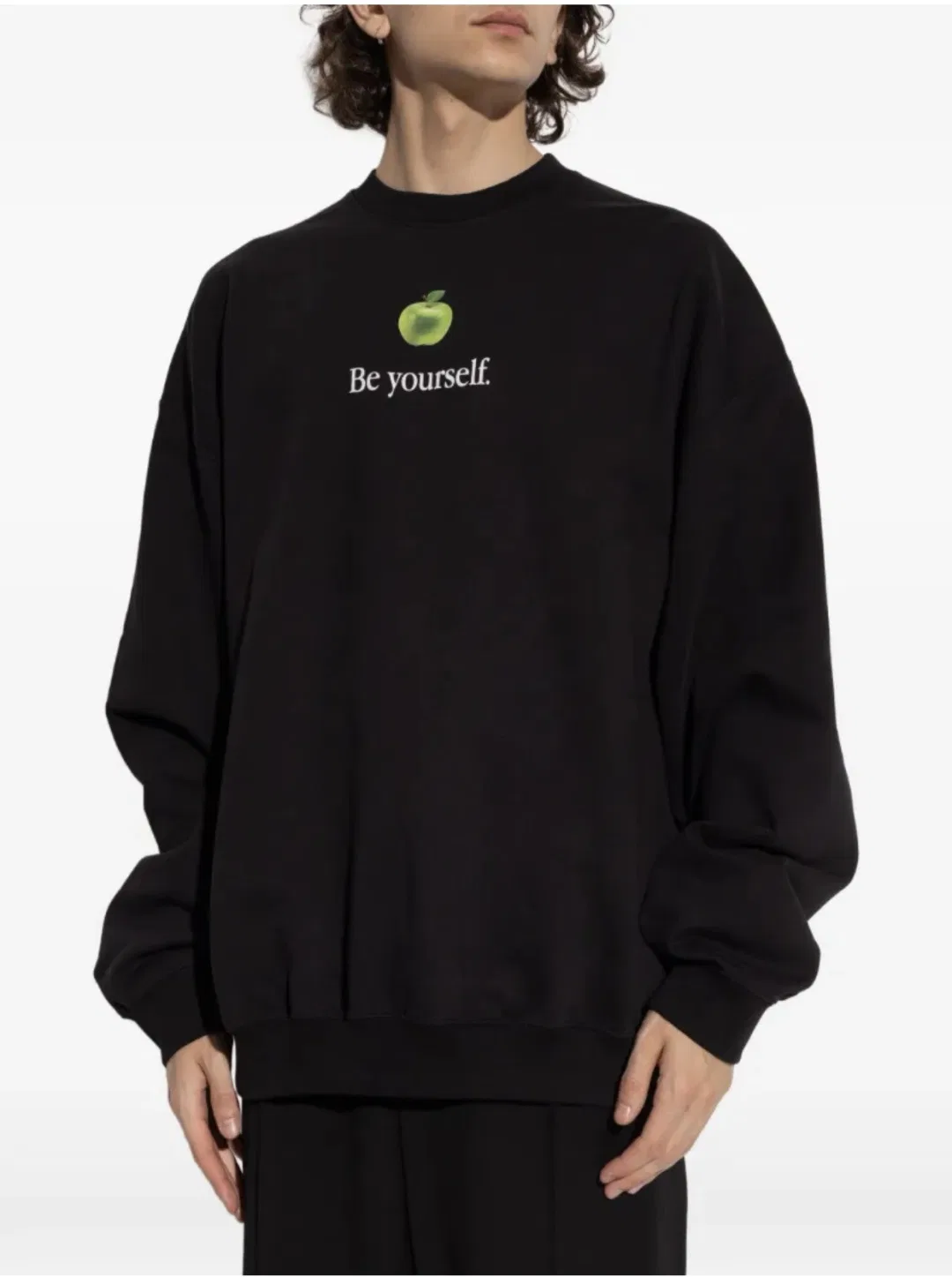 VETEMENTS 27FW ZDJWGZS 172 맨투맨