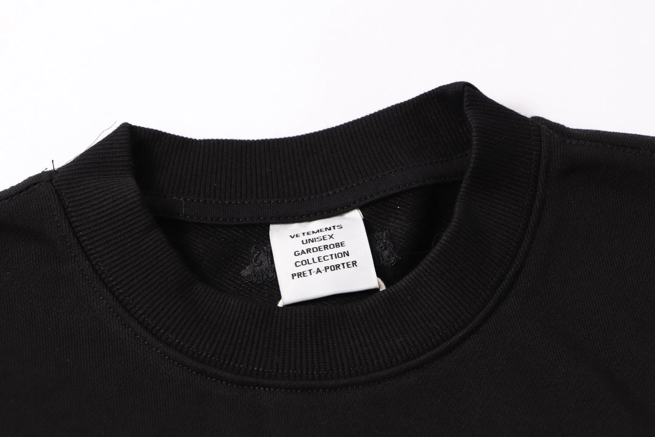 VETEMENTS 27FW ZDJWGZS 172 맨투맨 5