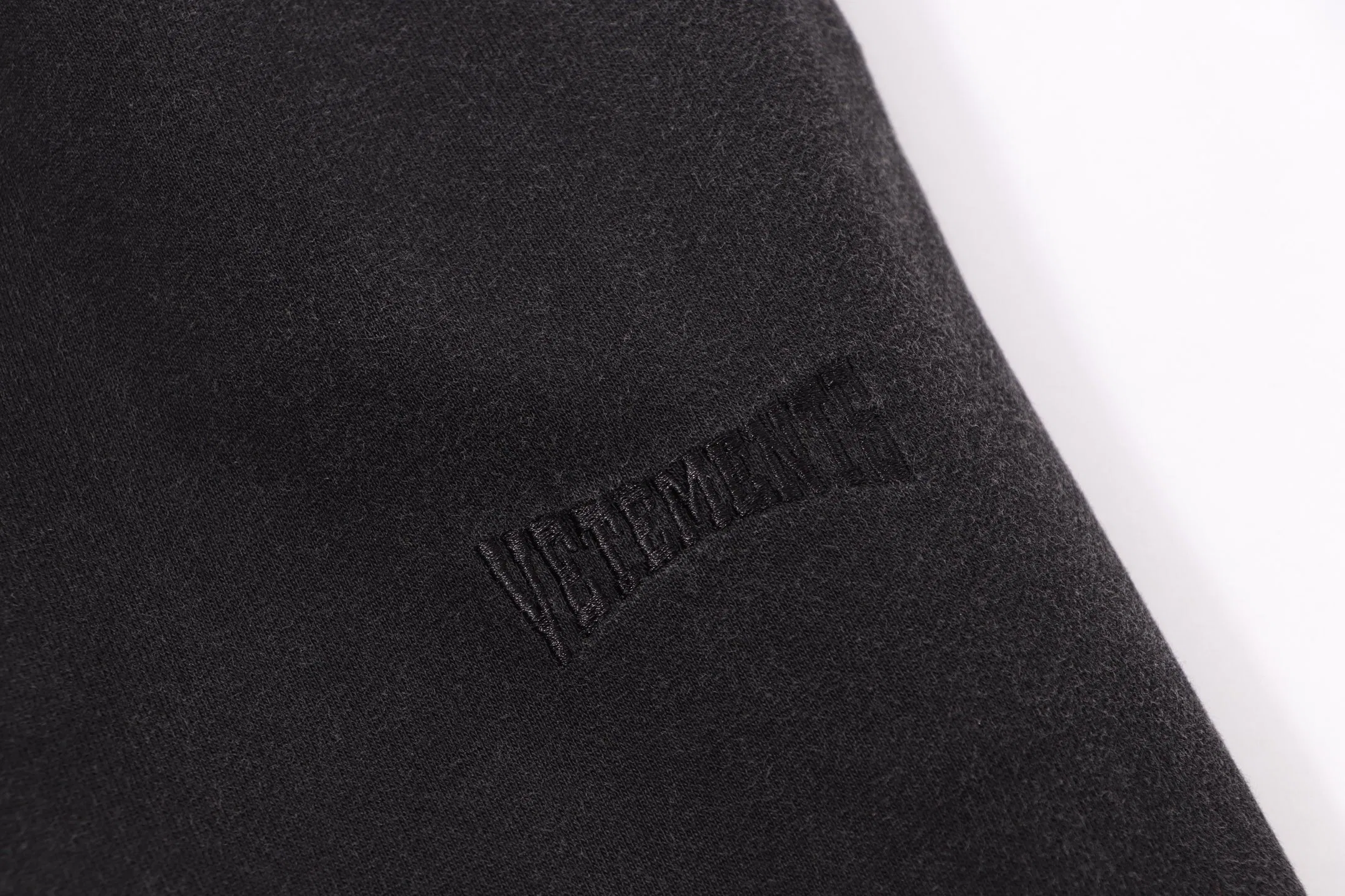 VETEMENTS 27FW ZDJWGZS 175 스웻팬츠 4