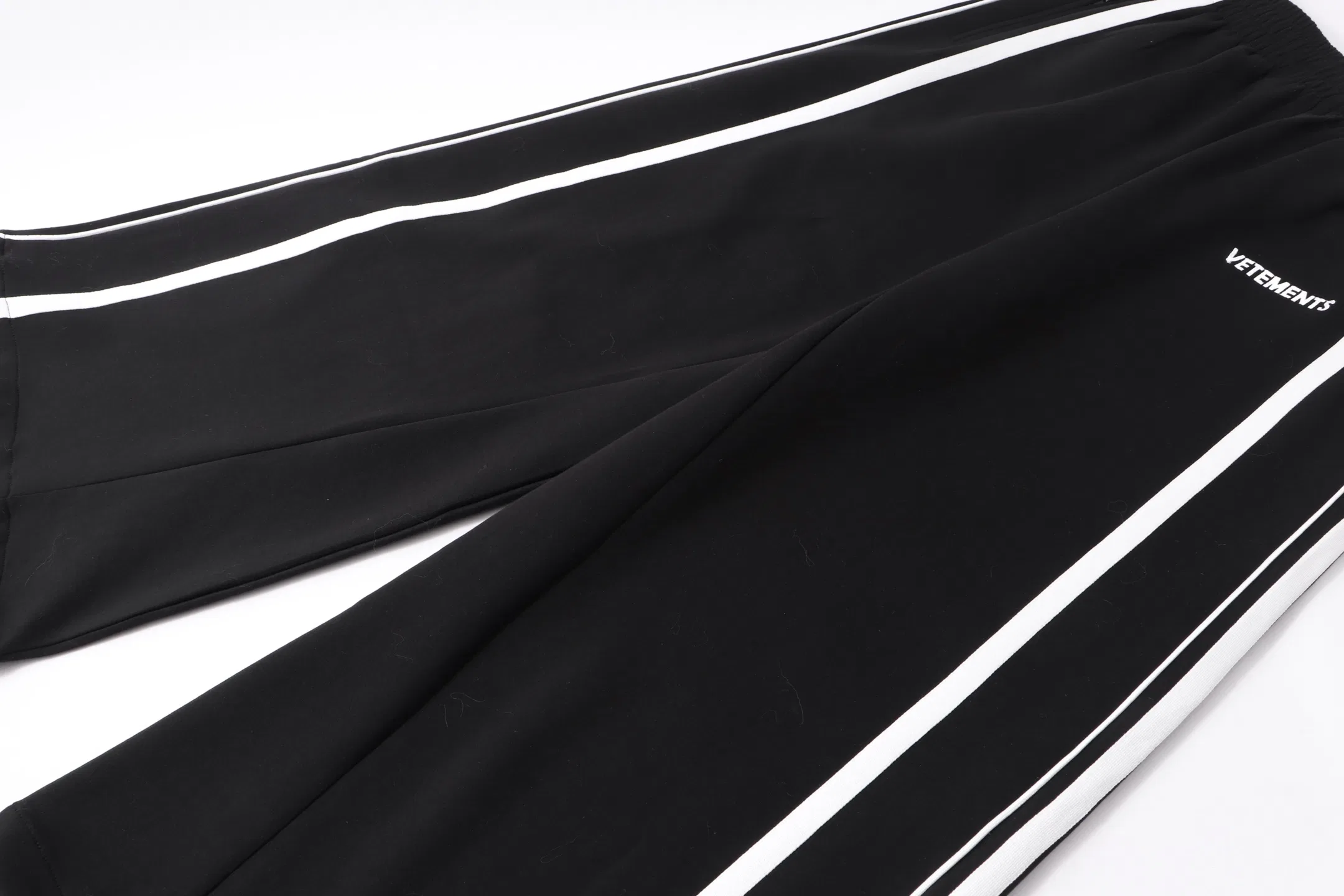 VETEMENTS 27FW ZDJWGZS 186 스웻팬츠 6