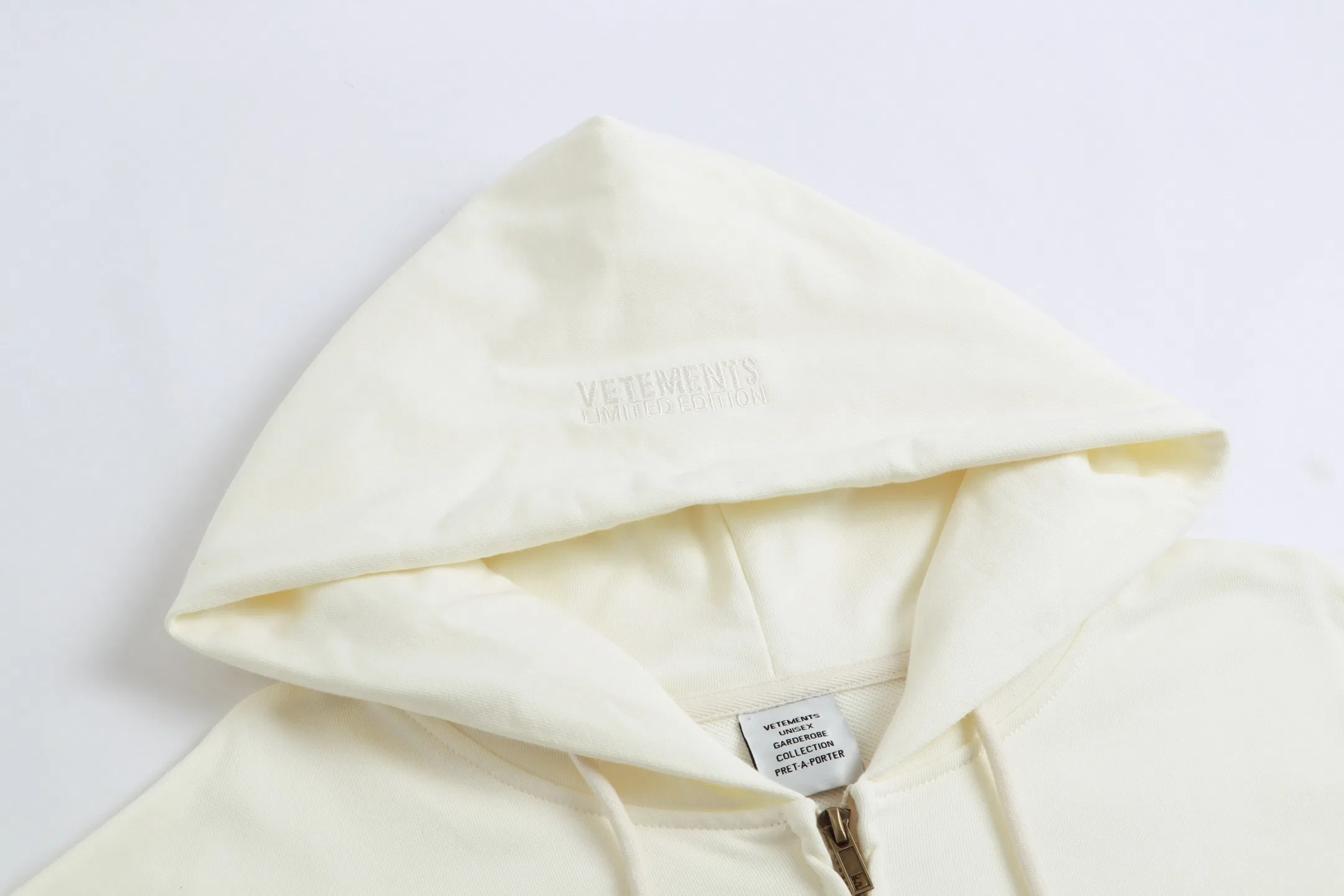 VETEMENTS 27FW ZDJWGZS 192 집업후드 3