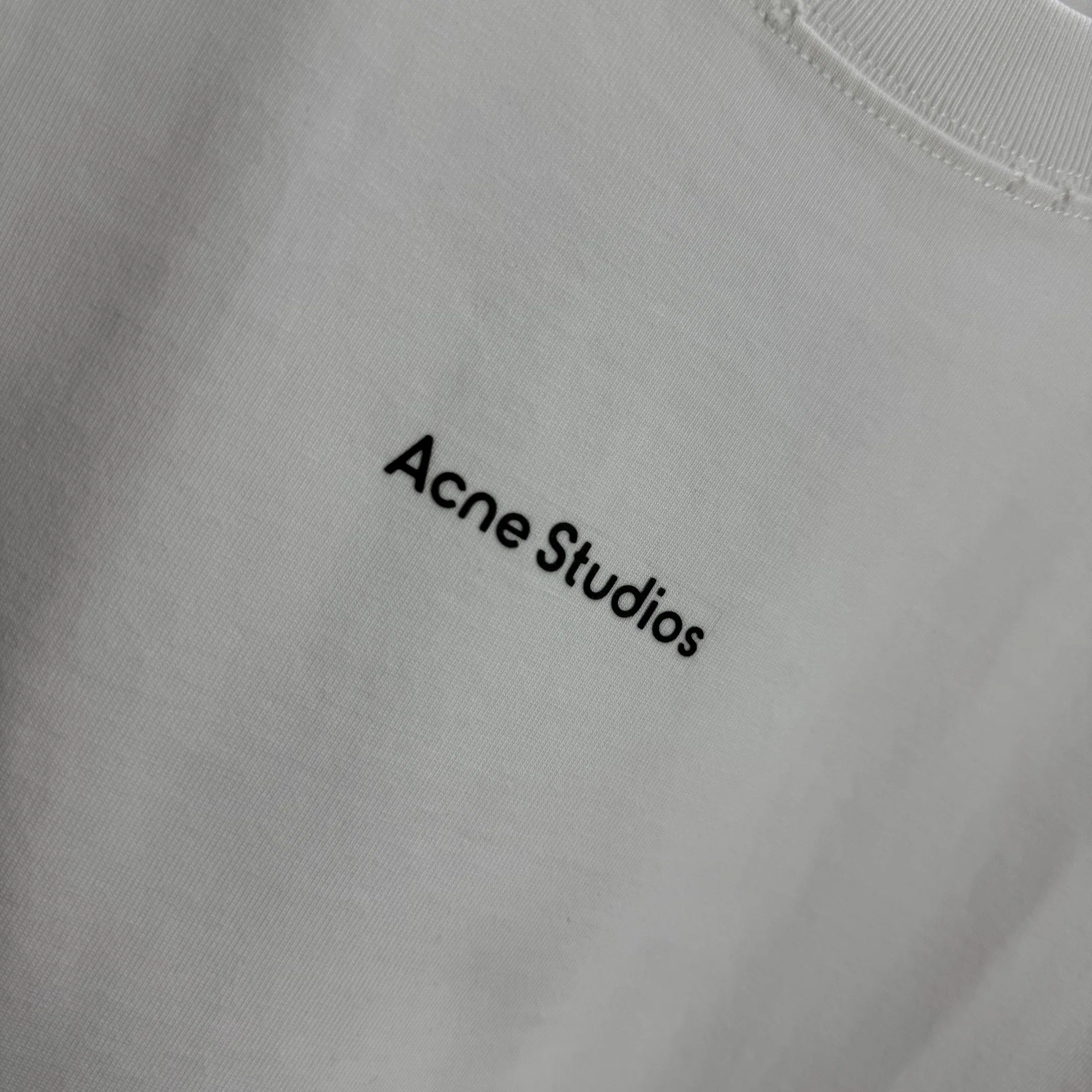 ACNE 27FW KVLDIIX 001 반팔티셔츠 12