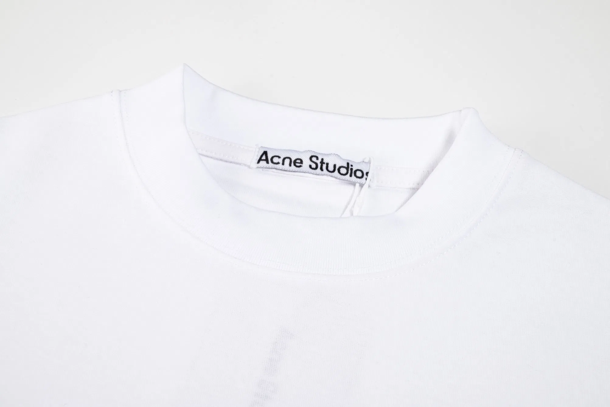 ACNE 27FW OGLIRMF 003 반팔티셔츠 14