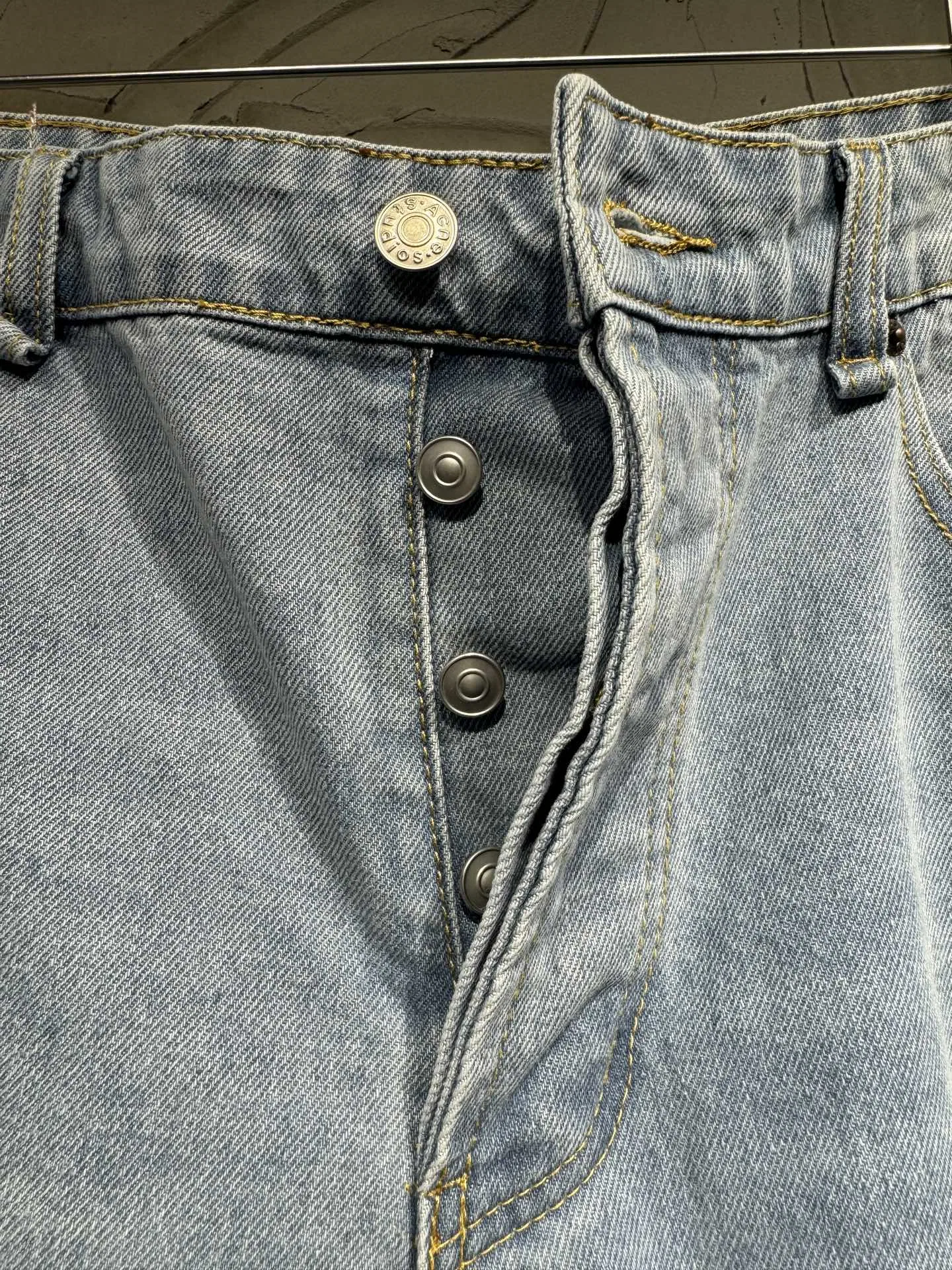 ACNE 27FW RVYVYXA 001 데님숏츠 7