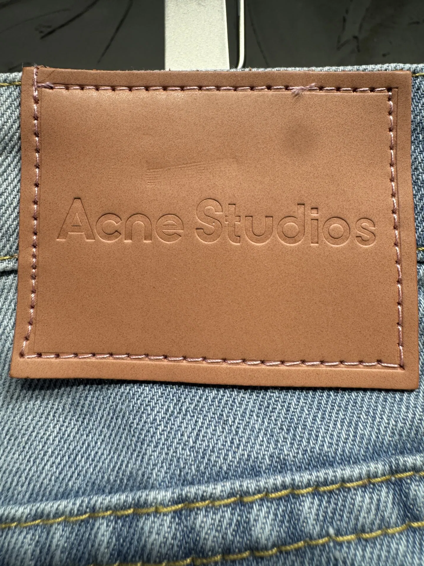 ACNE 27FW RVYVYXA 001 데님숏츠 10
