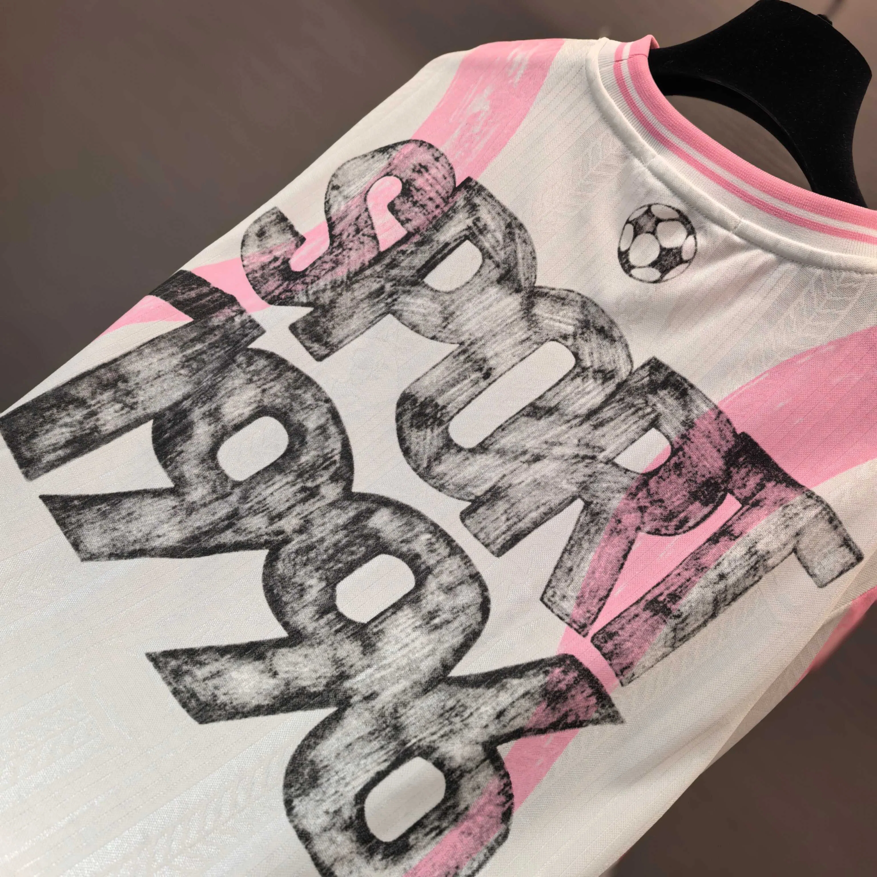ACNE 27FW RVYVYXA 008 롱슬리브 29