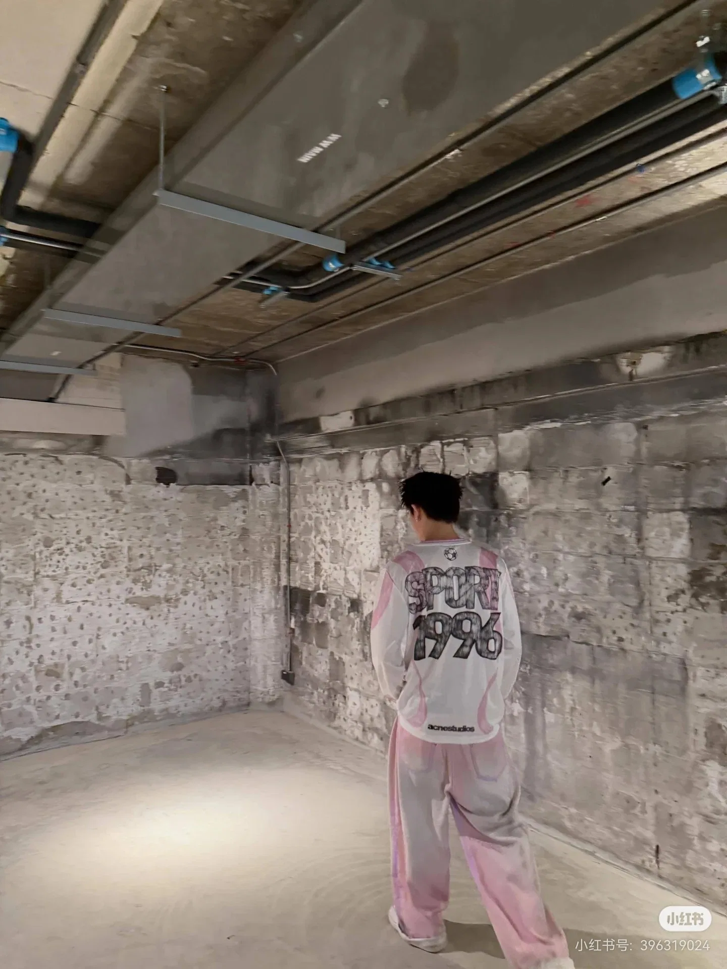 ACNE 27FW RVYVYXA 008 롱슬리브 45