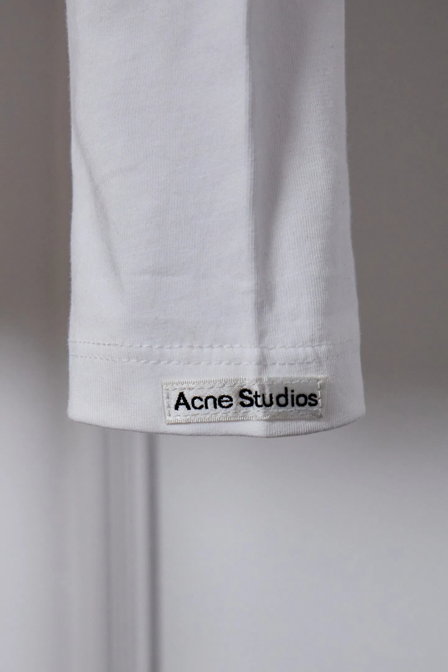 ACNE 27FW VYNUMFZ 010 롱슬리브 19