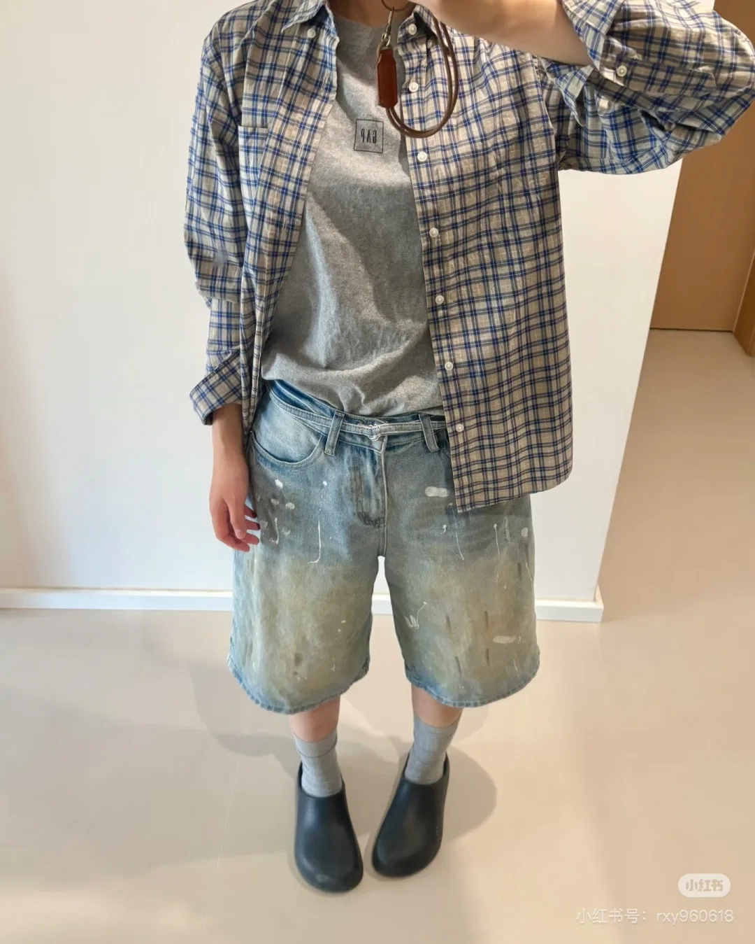 ACNE 27FW ZJFCTMT 001 데님숏츠 10