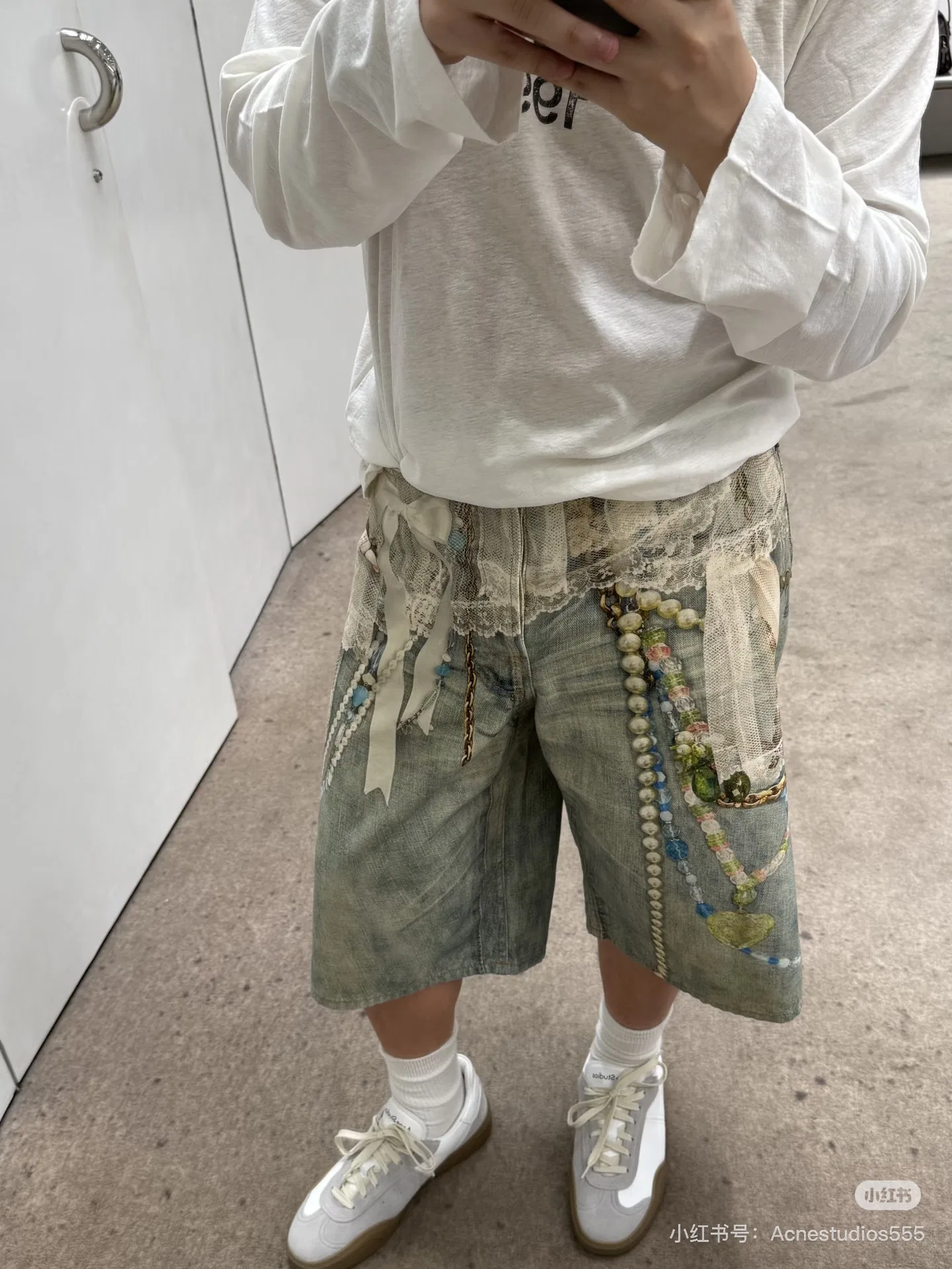 ACNE 27FW ZJFCTMT 006 데님숏츠 10