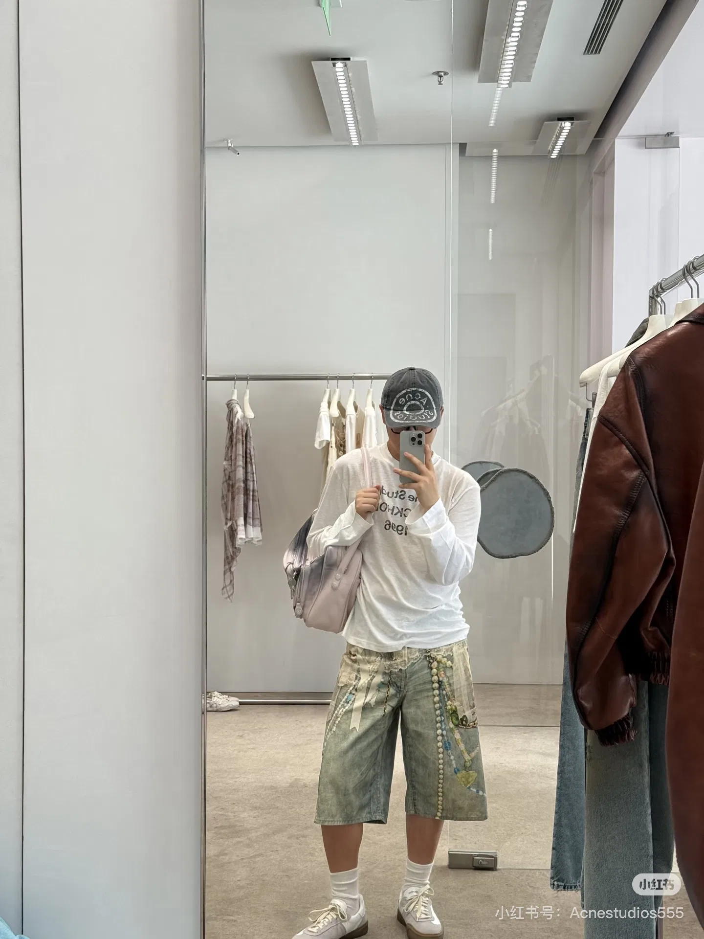ACNE 27FW ZJFCTMT 006 데님숏츠 11