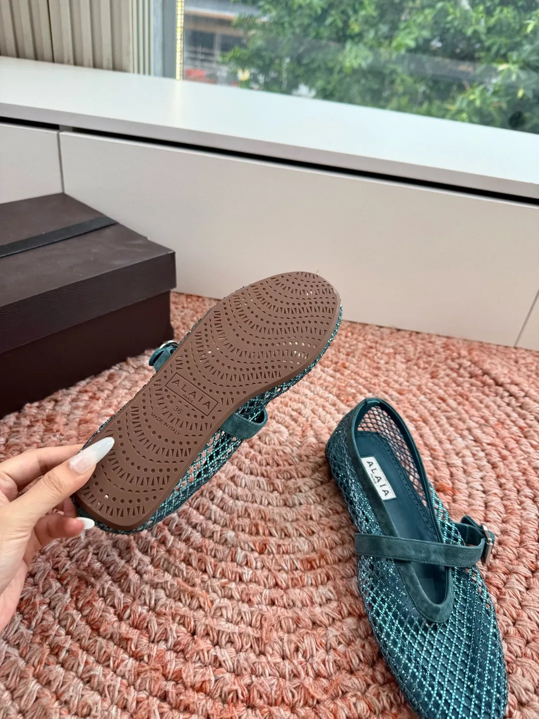 ALAIA 27FW WAUSUNH 014 플랫슈즈 9