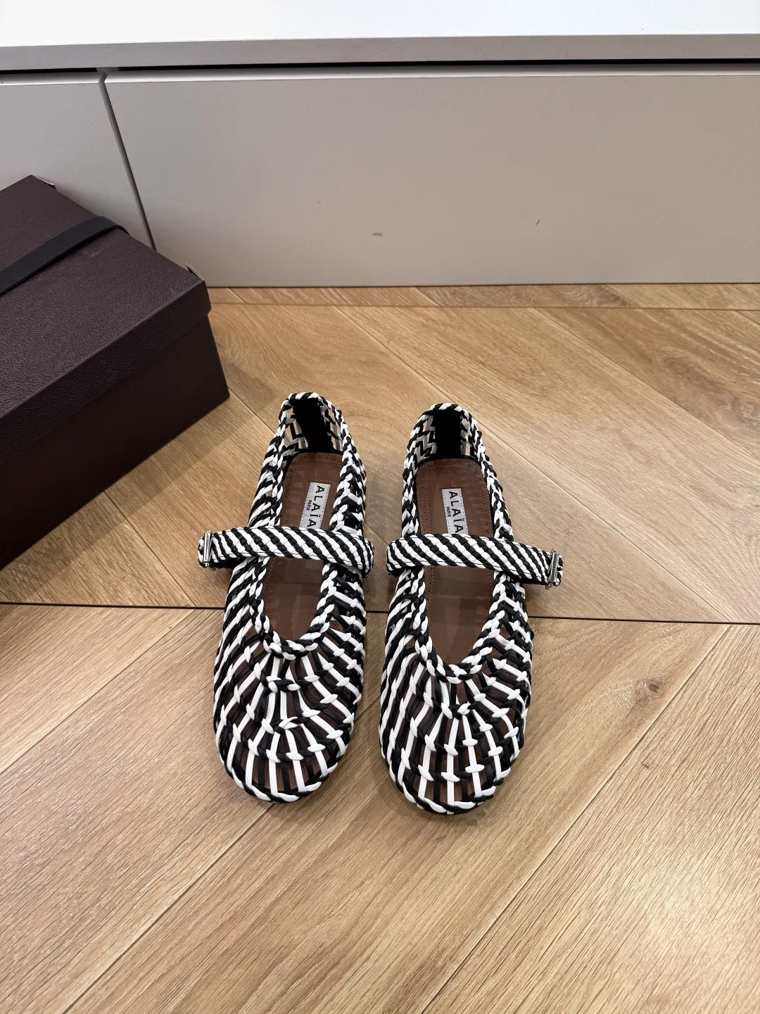 ALAIA 27FW WAUSUNH 016 플랫슈즈 18
