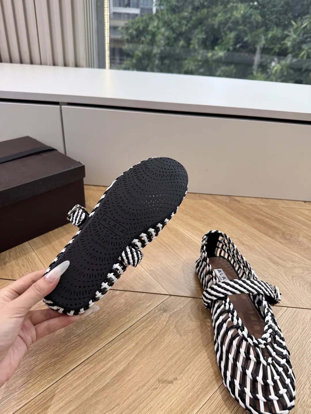 ALAIA 27FW WAUSUNH 017 플랫슈즈 7