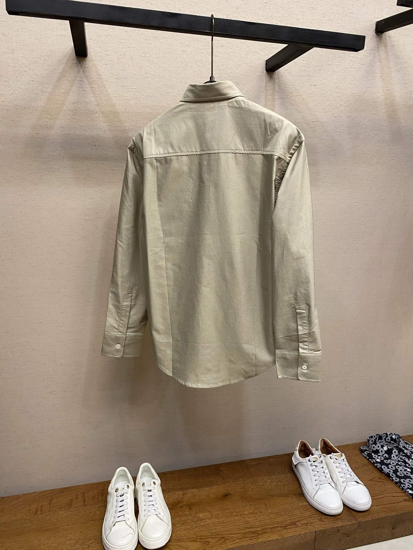 AMI 27FW YVJJGOR 007 셔츠 10