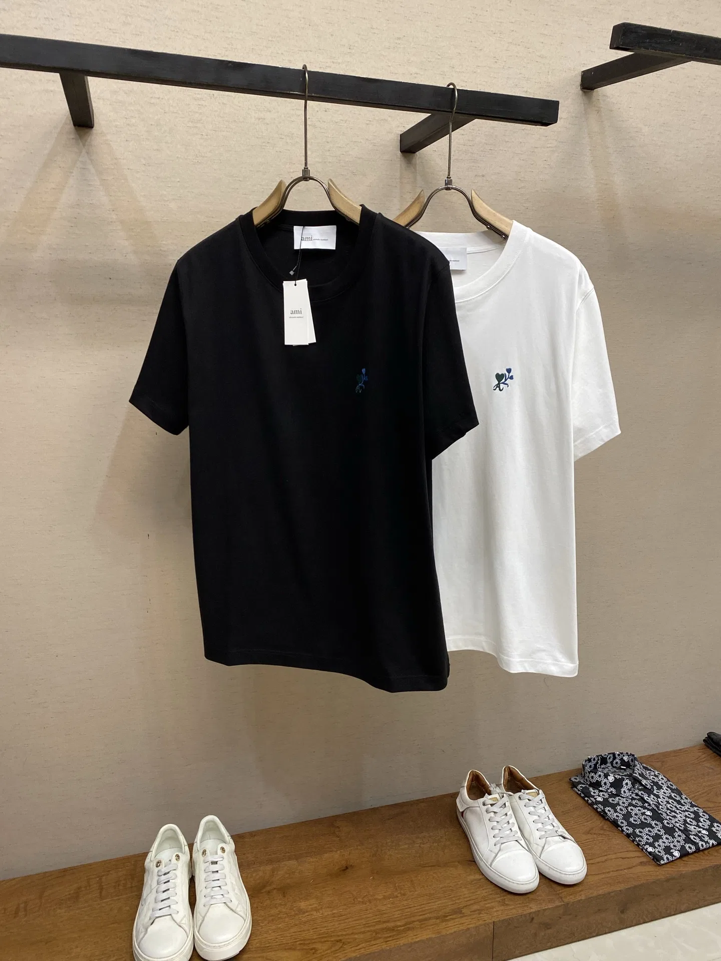 AMI 27FW YVJJGOR 009 반팔티셔츠 10