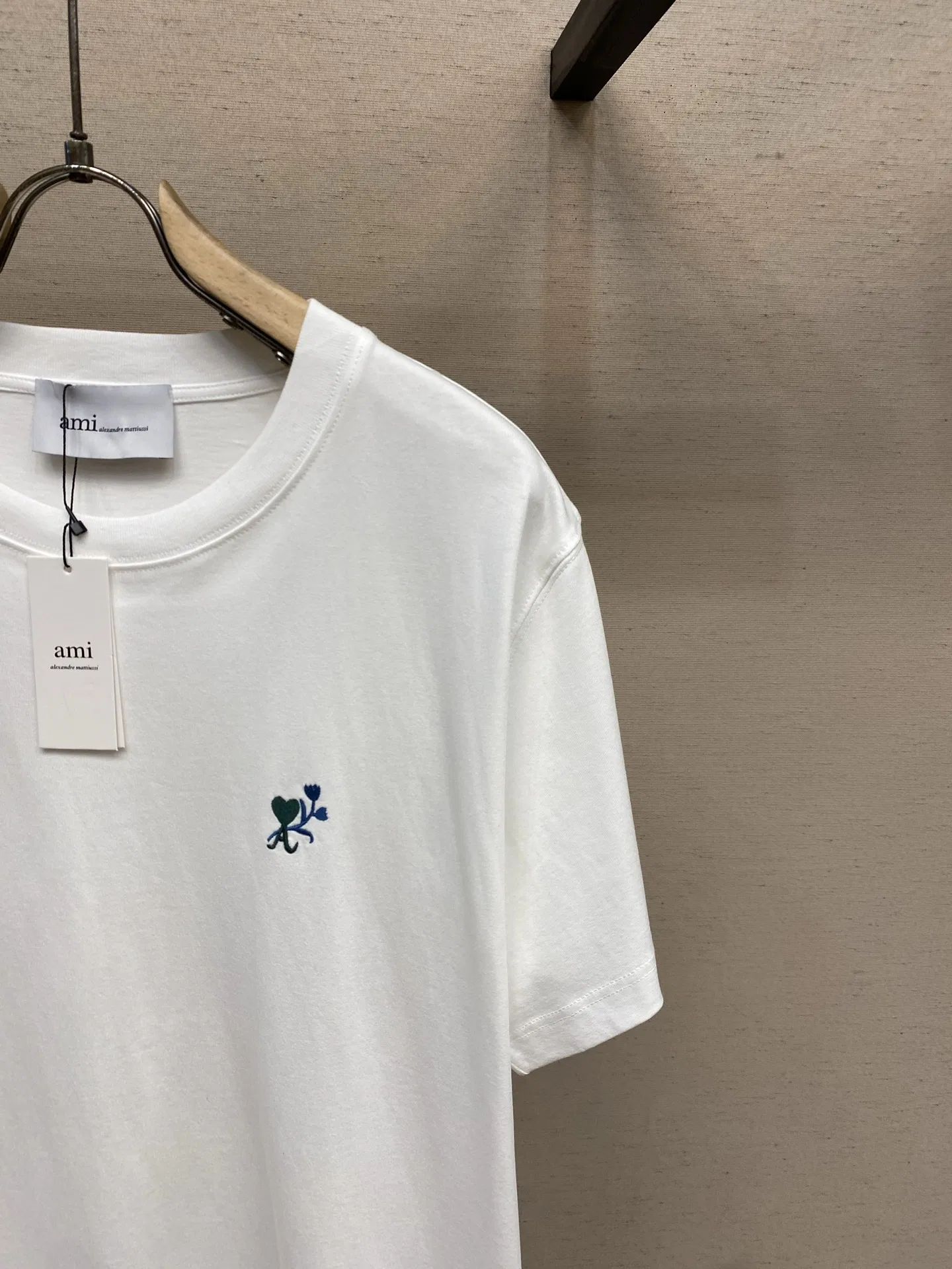 AMI 27FW YVJJGOR 009 반팔티셔츠 11