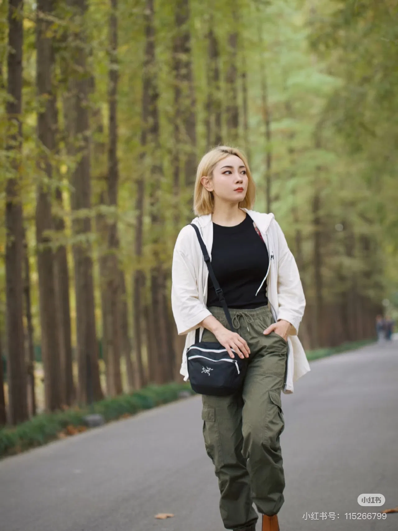 ARC 27FW PTBDKDT 012 크로스백 25