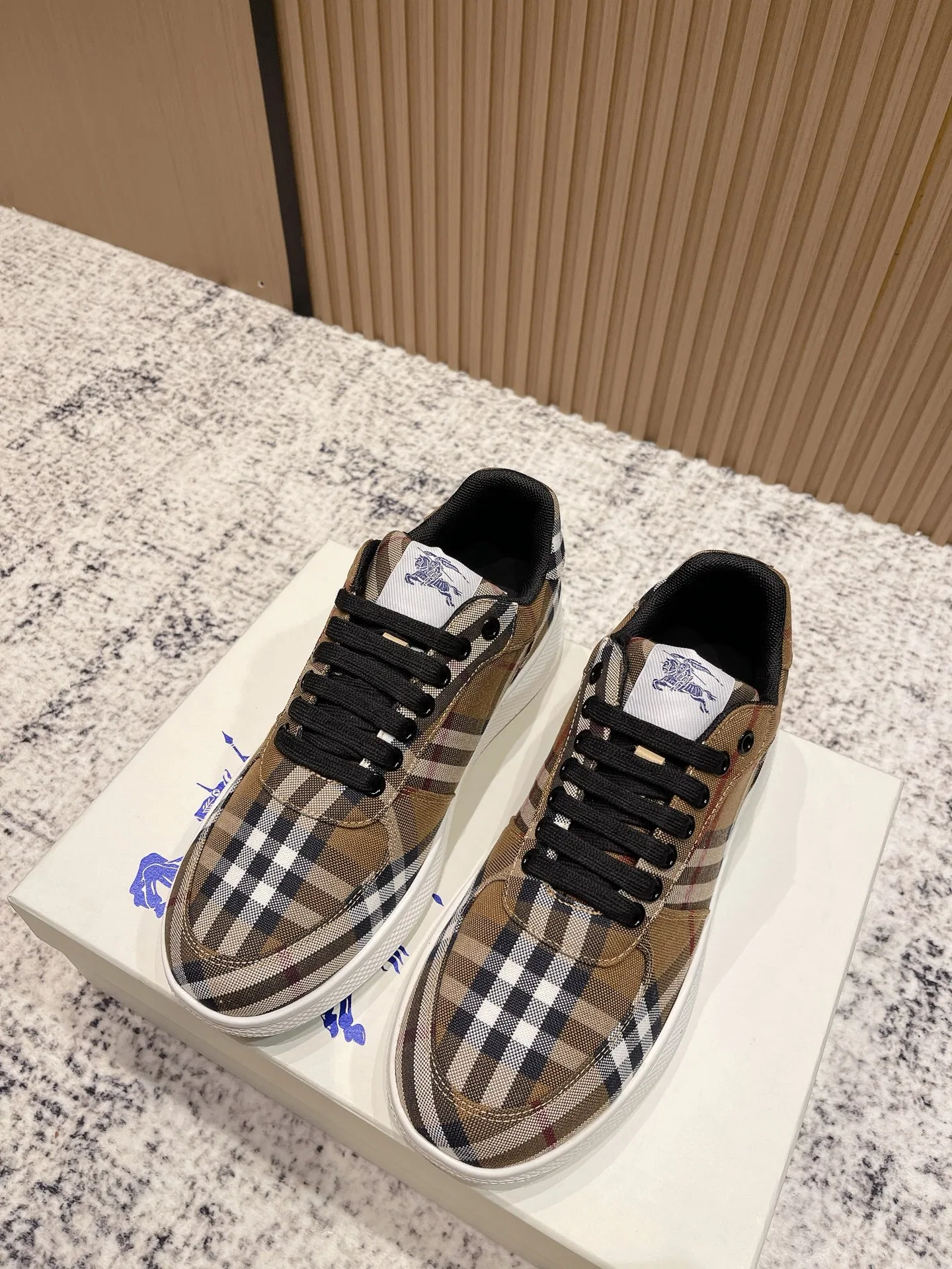 BBR 27FW FAJFYUF 003 스니커즈 10