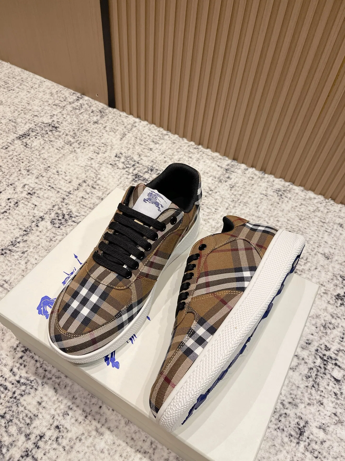 BBR 27FW FAJFYUF 003 스니커즈 11