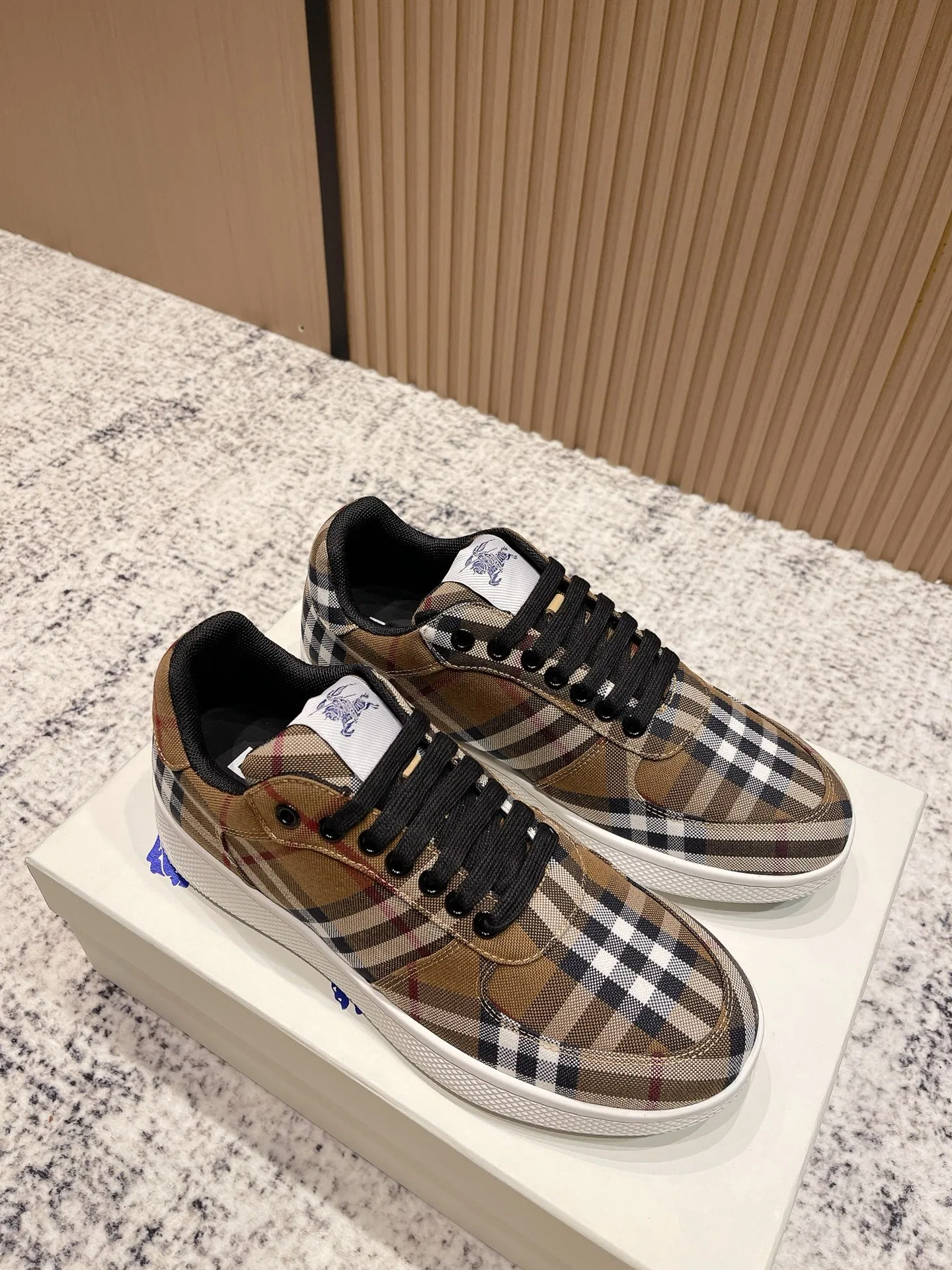 BBR 27FW FAJFYUF 003 스니커즈 12