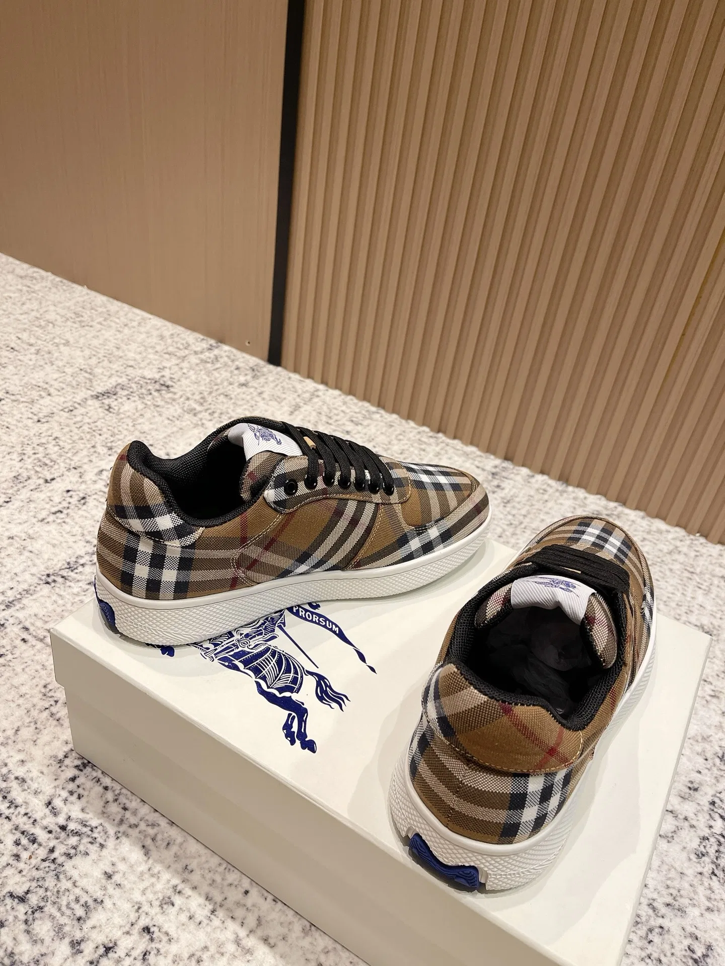 BBR 27FW FAJFYUF 003 스니커즈 13