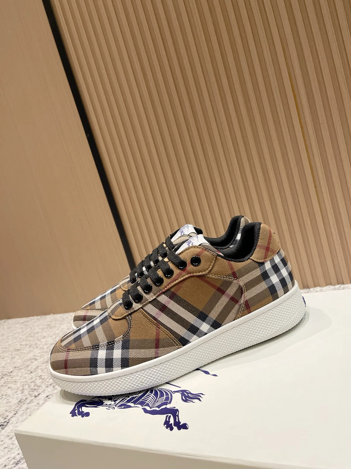 BBR 27FW FAJFYUF 003 스니커즈 14
