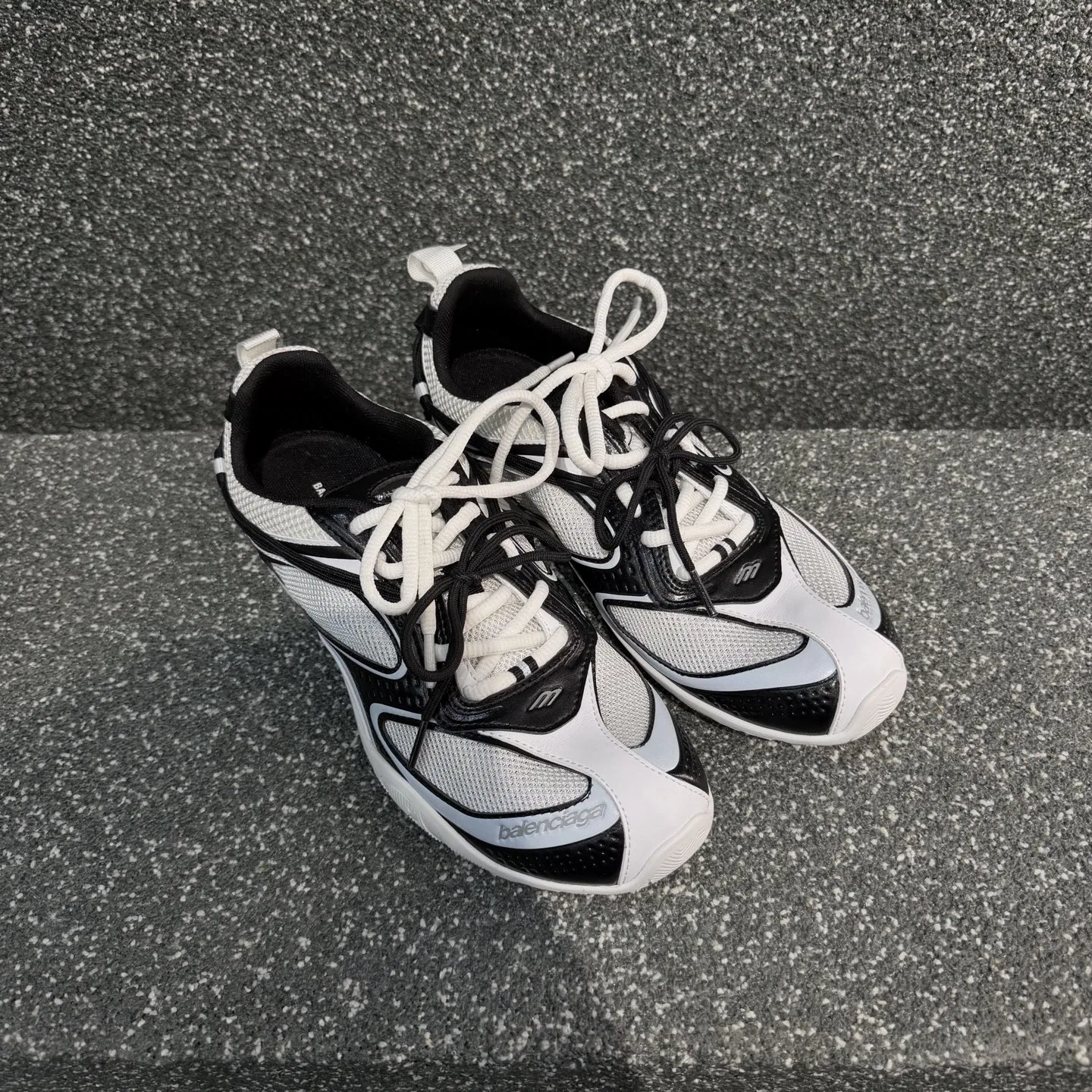 BC 27FW BRRRJHL 008 스니커즈 34