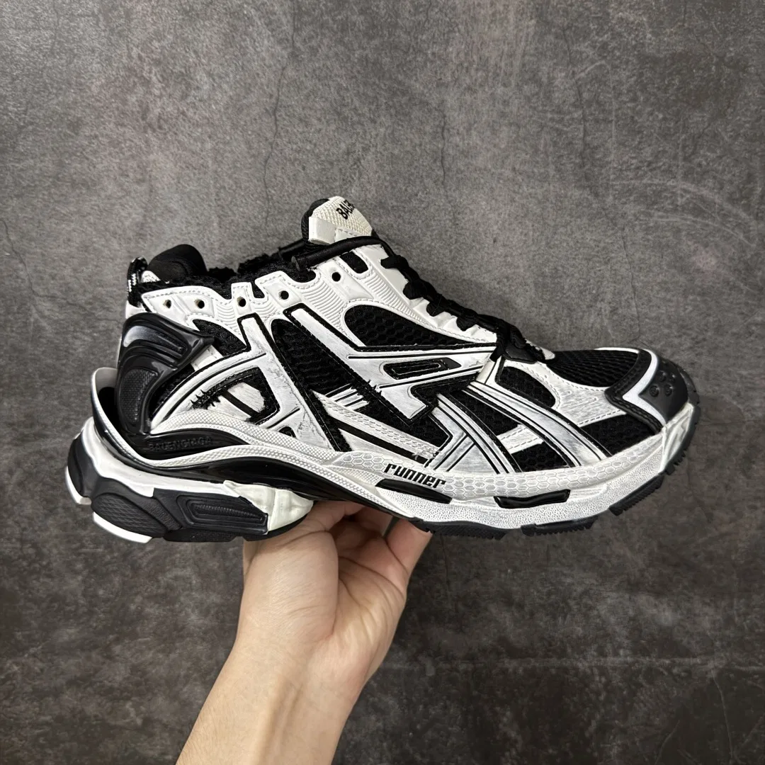 BC 27FW FIOKDFU 002 트랙슈즈 18