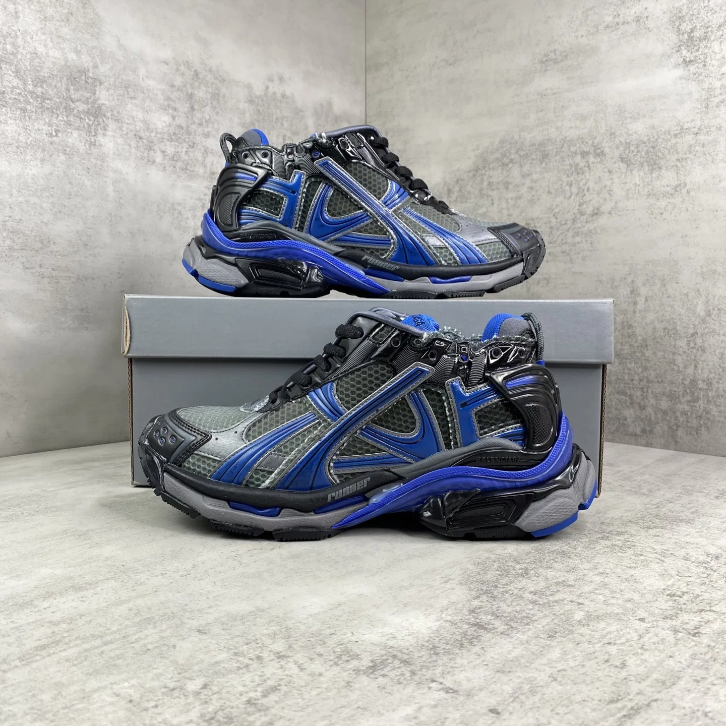 BC 27FW FIOKDFU 004 트랙슈즈 27