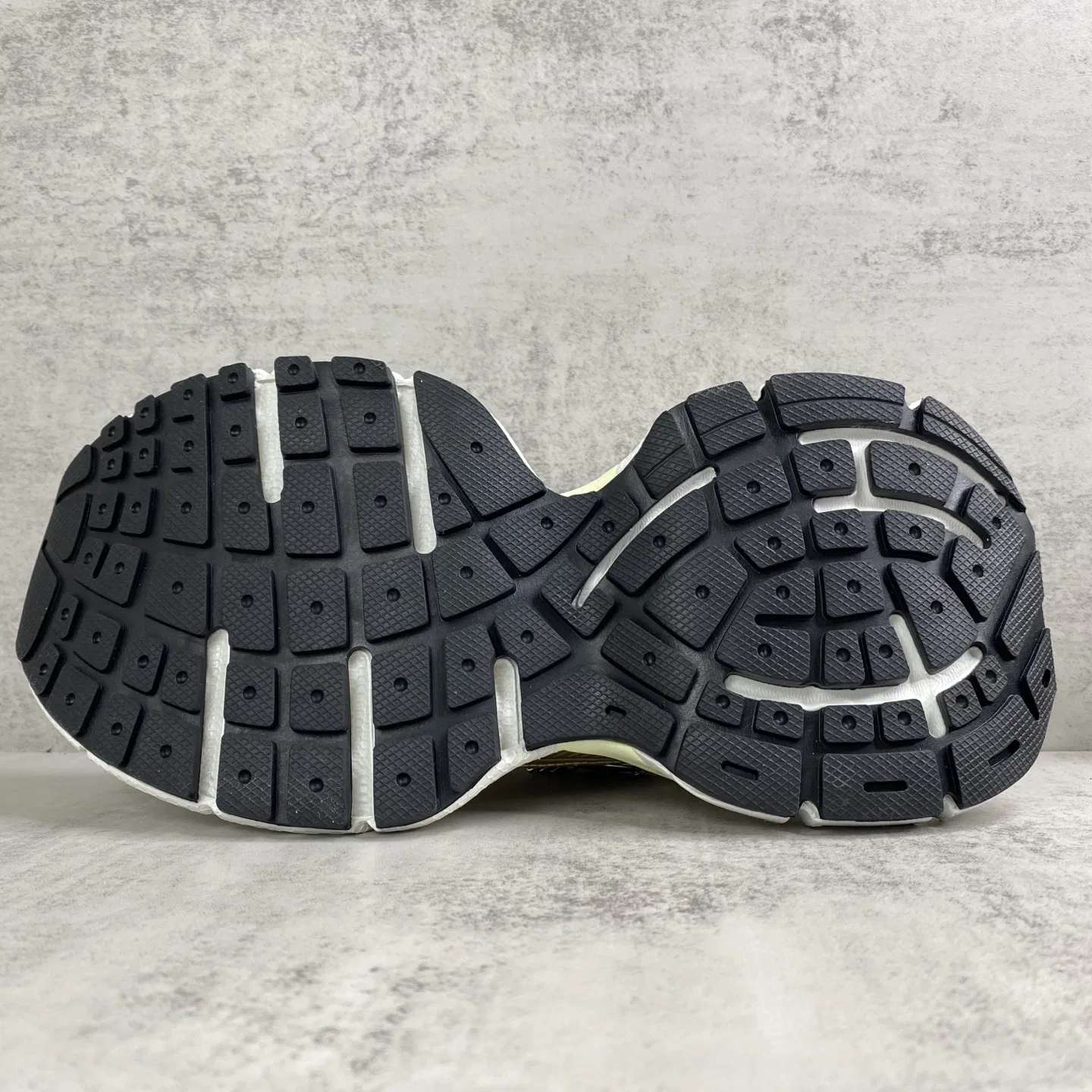BC 27FW FIOKDFU 006 트랙슈즈 17