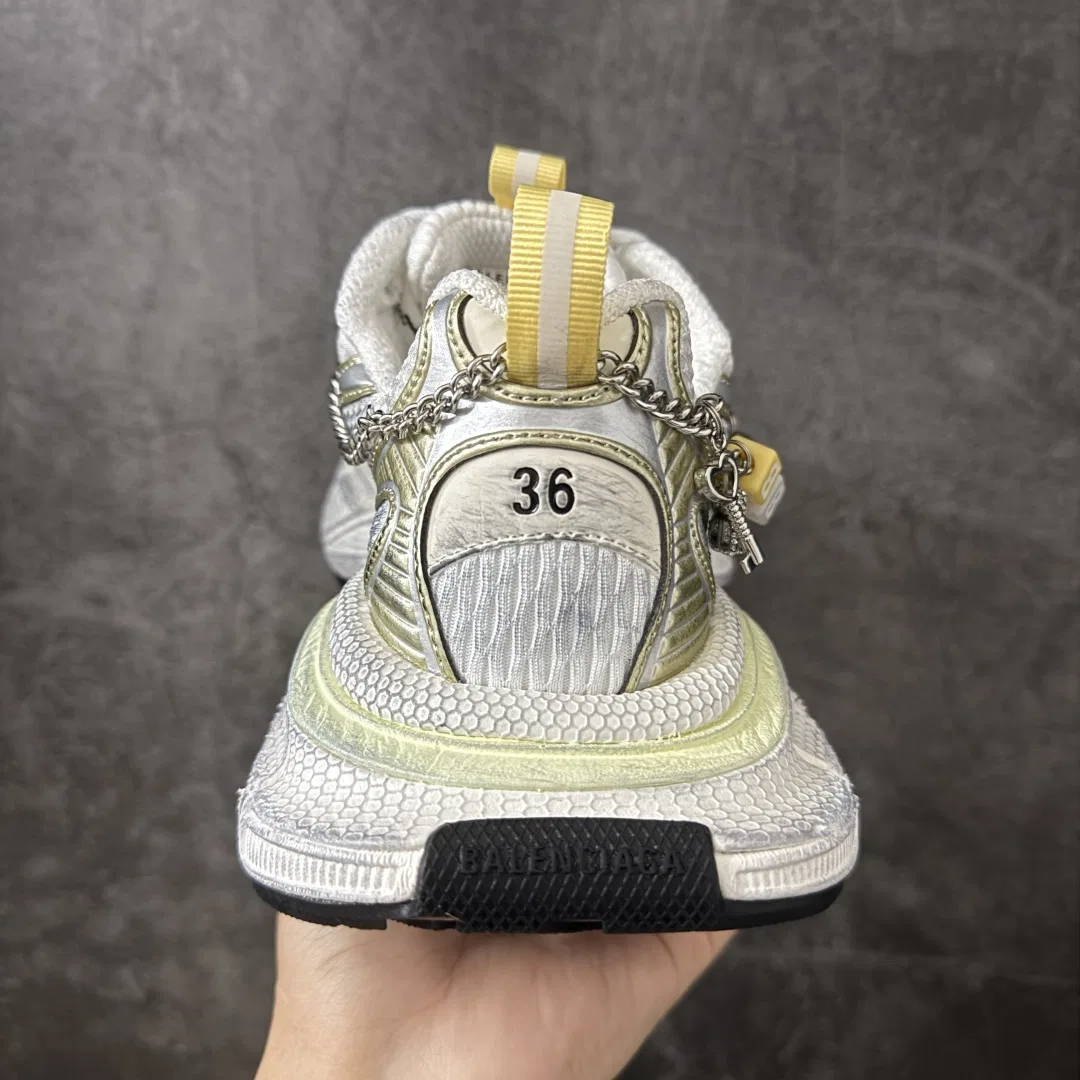BC 27FW FIOKDFU 009 트랙슈즈 15