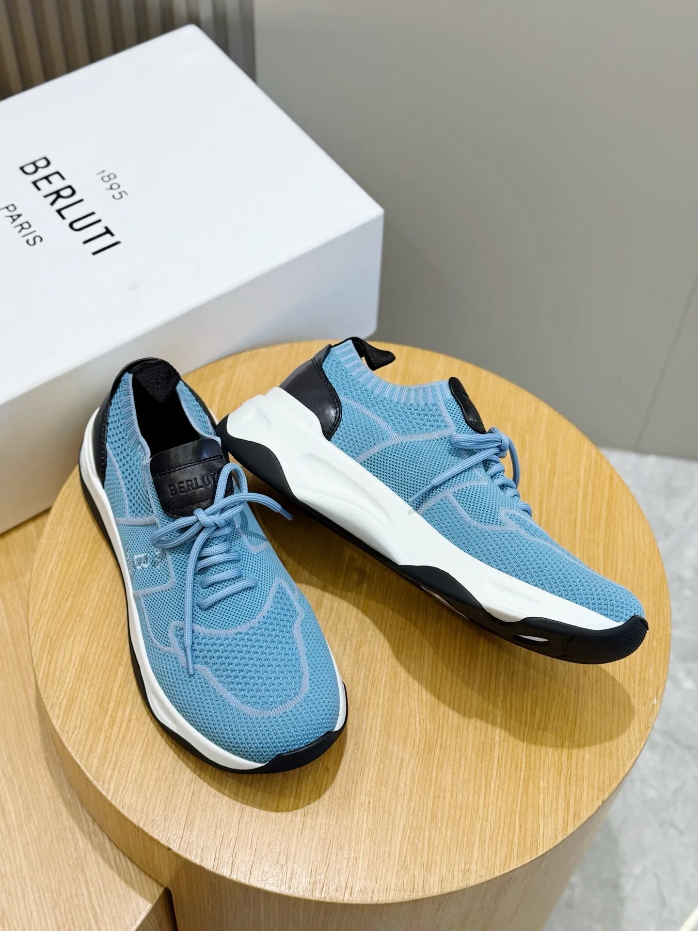 BER 27FW CWUQKMH 001 운동화 7