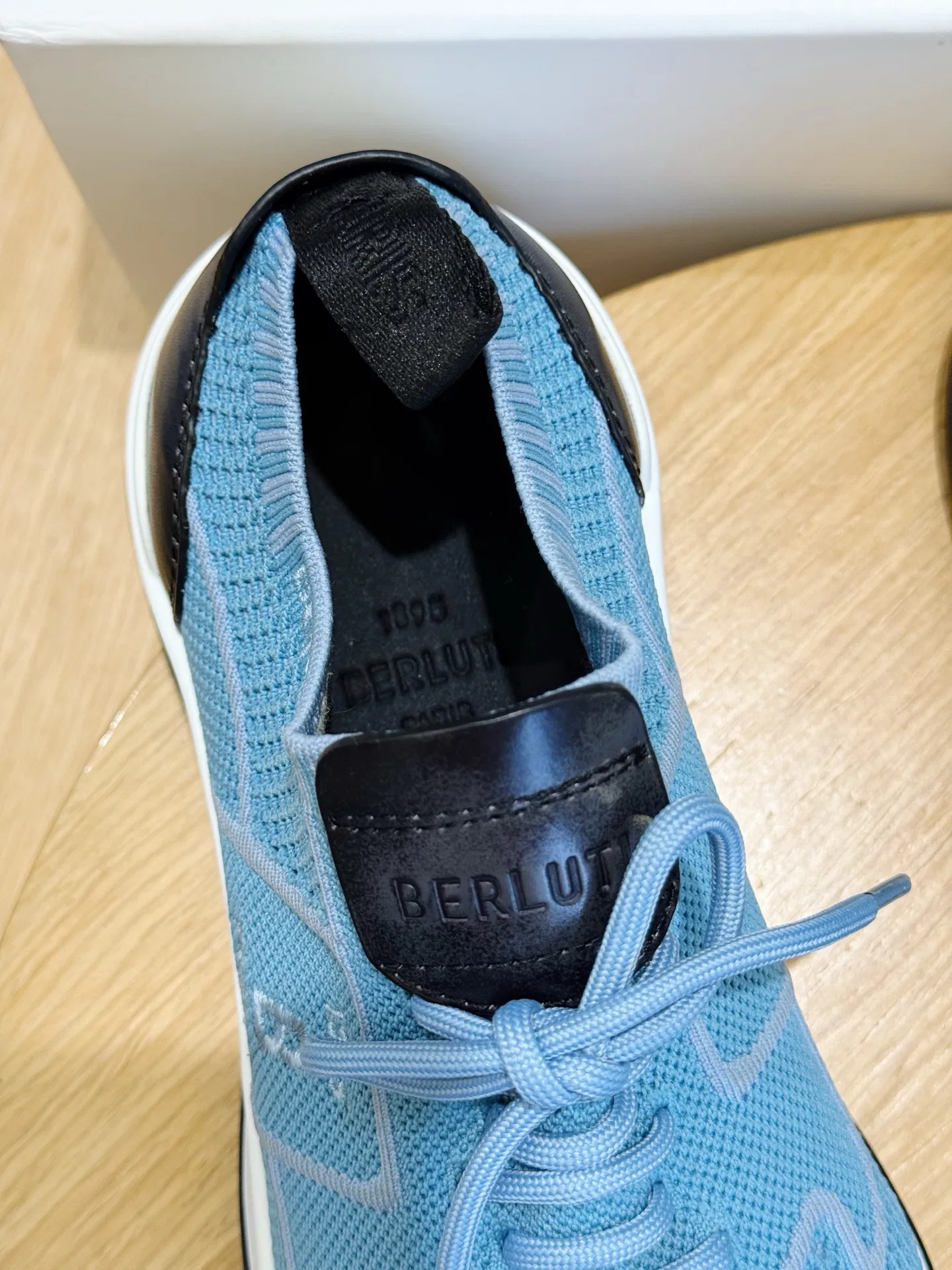 BER 27FW CWUQKMH 001 운동화 8