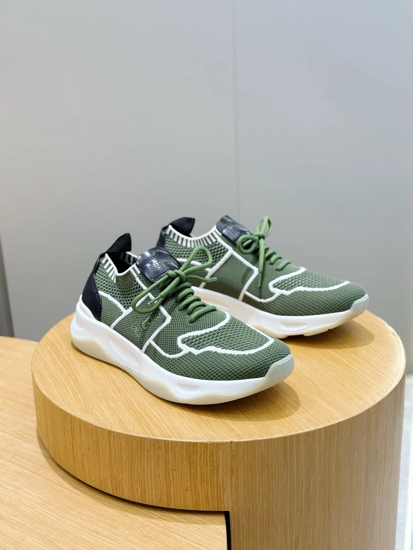BER 27FW CWUQKMH 001 운동화 12